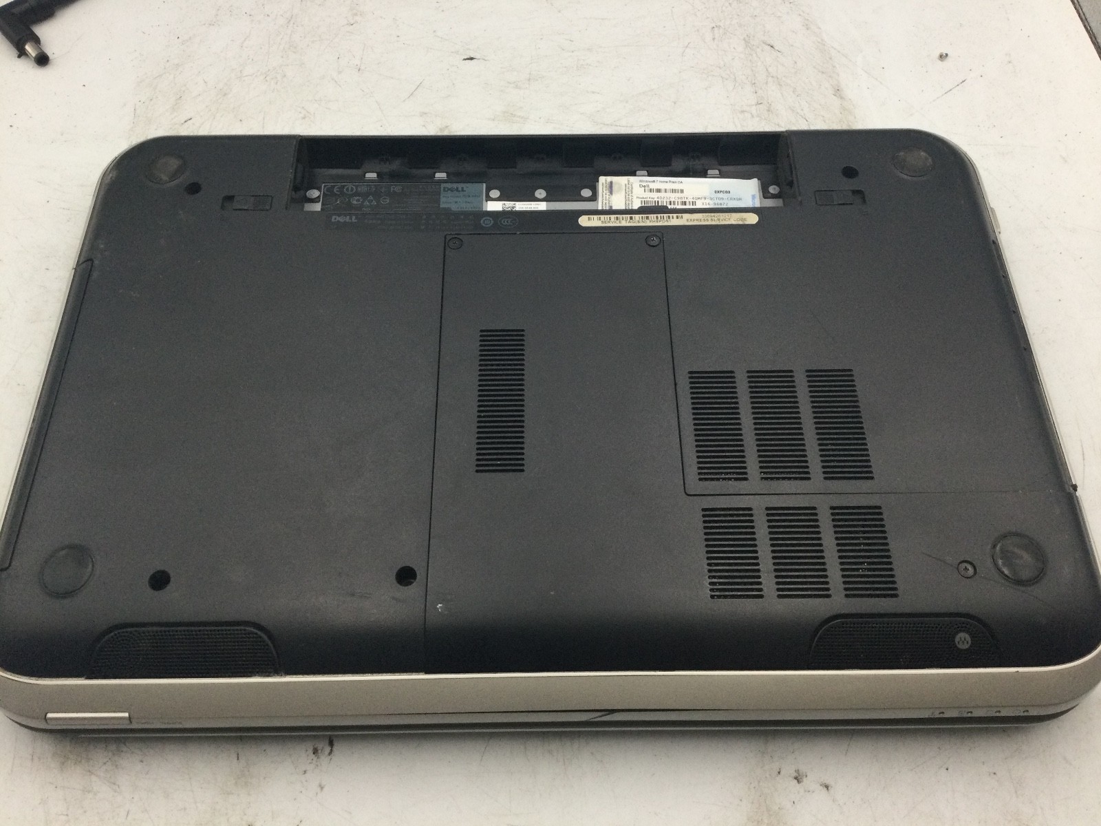 Dell Inspiron 5520 – FOR PARTS-15″- Intel Core i3 3rd Gen -DOES NOT POWER ON-BB