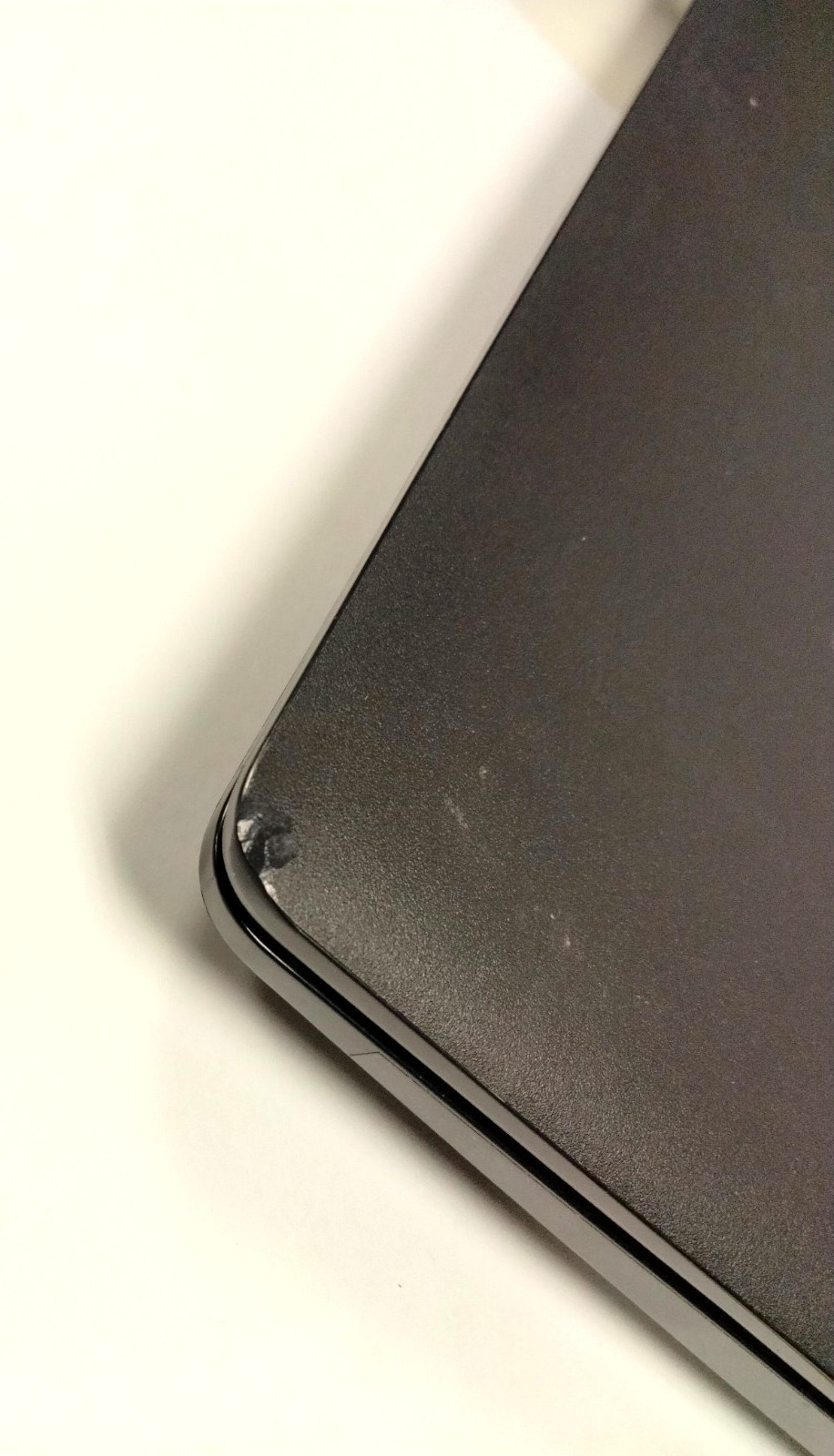 Dell Latitude 3500 15.6″ i7-8565U 1.80GHz No Ram No SSD laptop