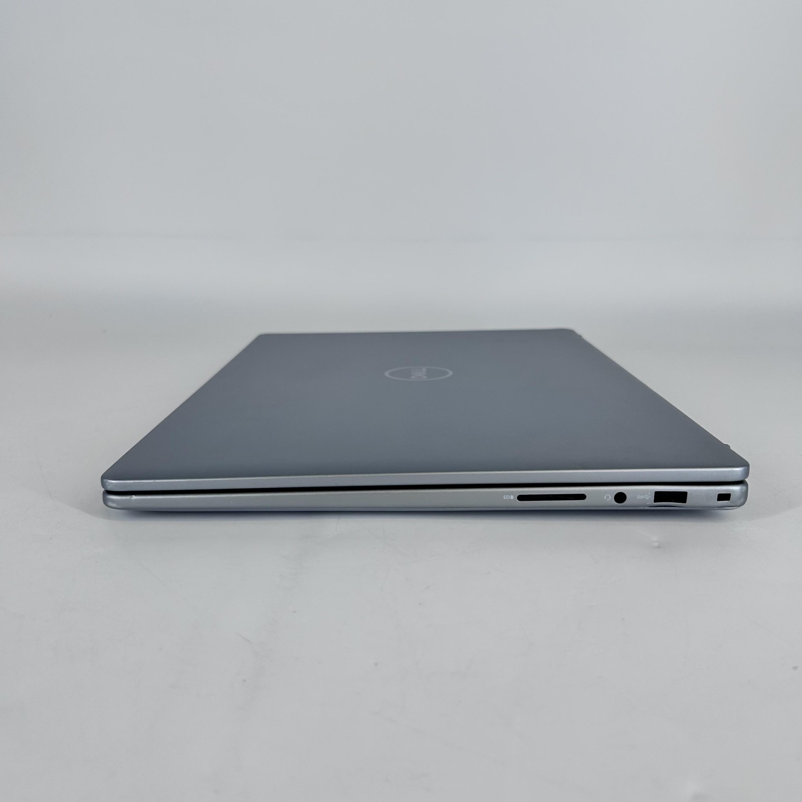 Dell Inspiron 5645 16 FHD+ 3.3 GHz Ryzen 7 8840U 16GB 1TB SSD One Bad USB-C Port