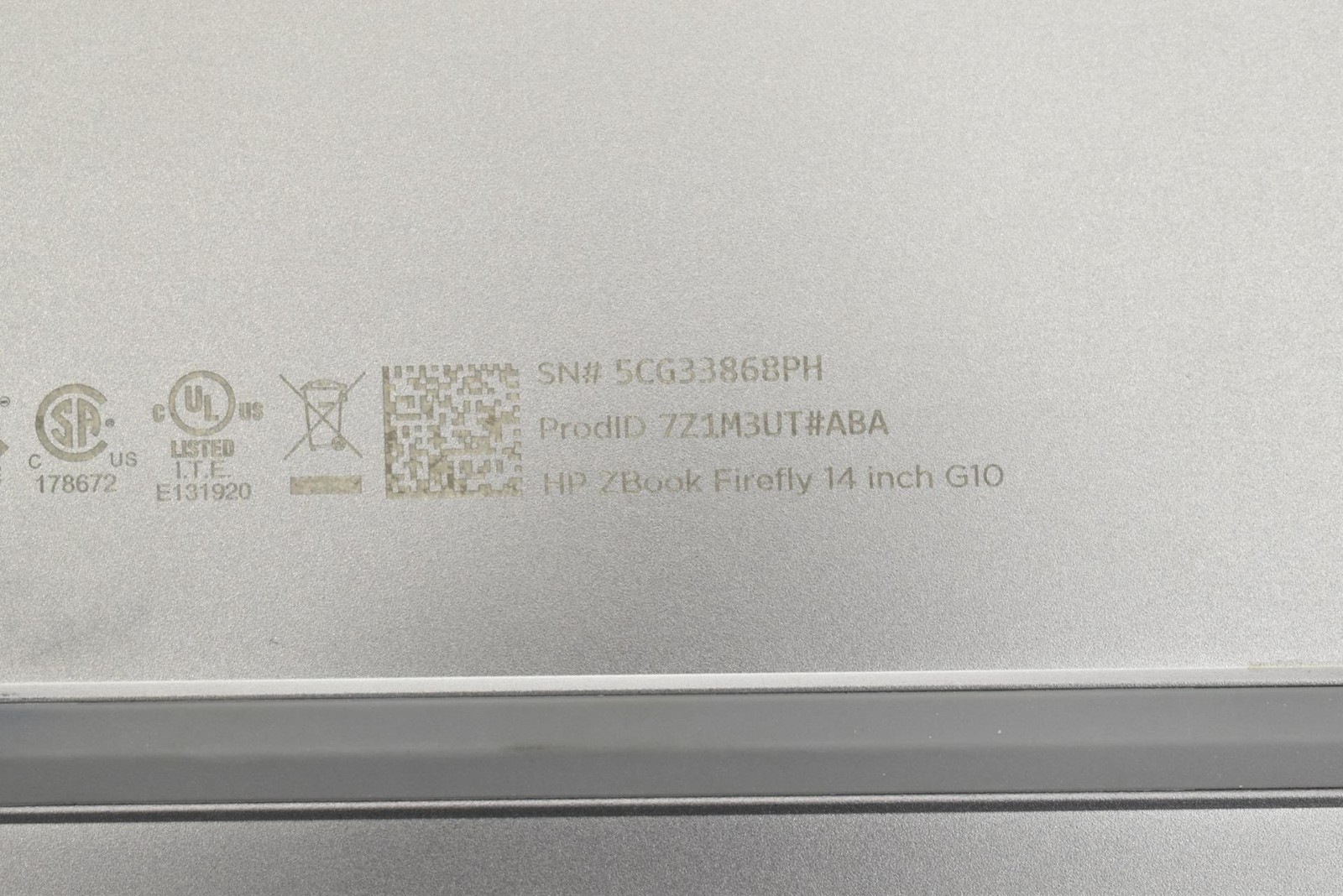 HP Z Book Firefly 14 G10 Touchscreen Laptop i5-1340P 16GB 256GB SSD 14″ No OS