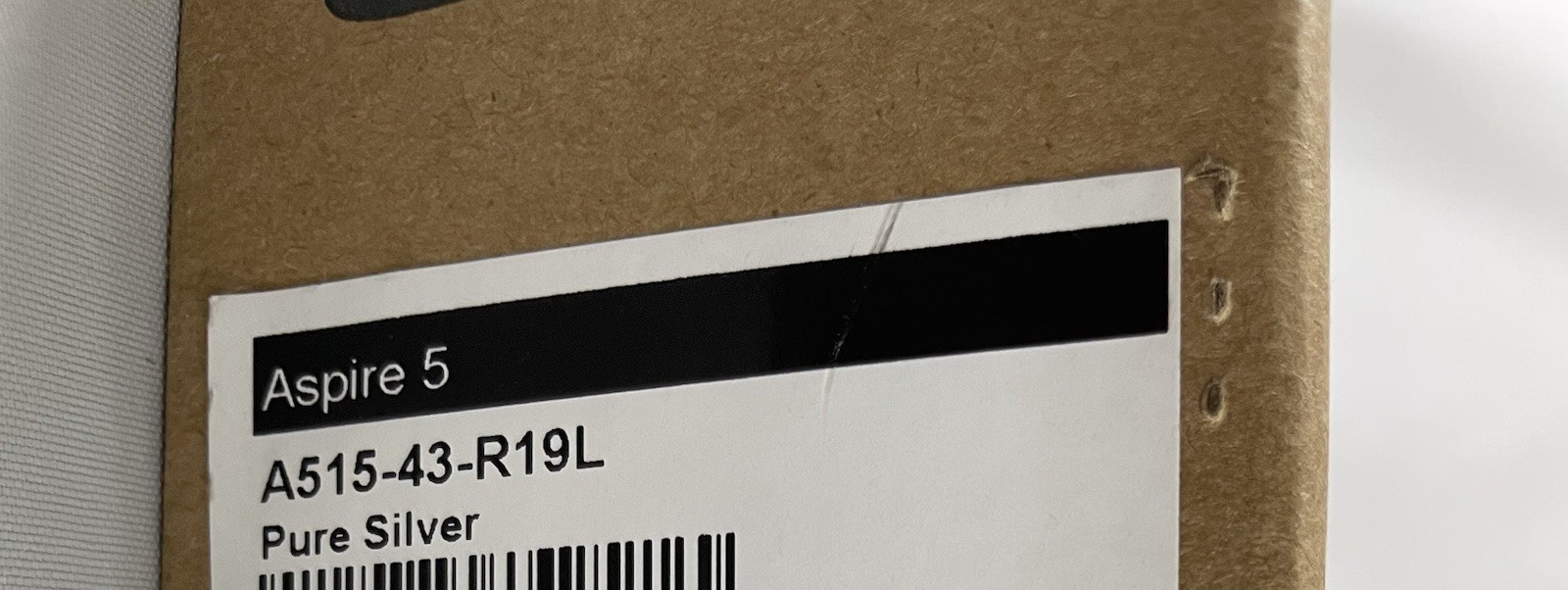 NEW In Box Acer Aspire 5 A515-43-R19L SlLM 15.6″ Ryzen 3 3200U 4GB 128GB Win10S