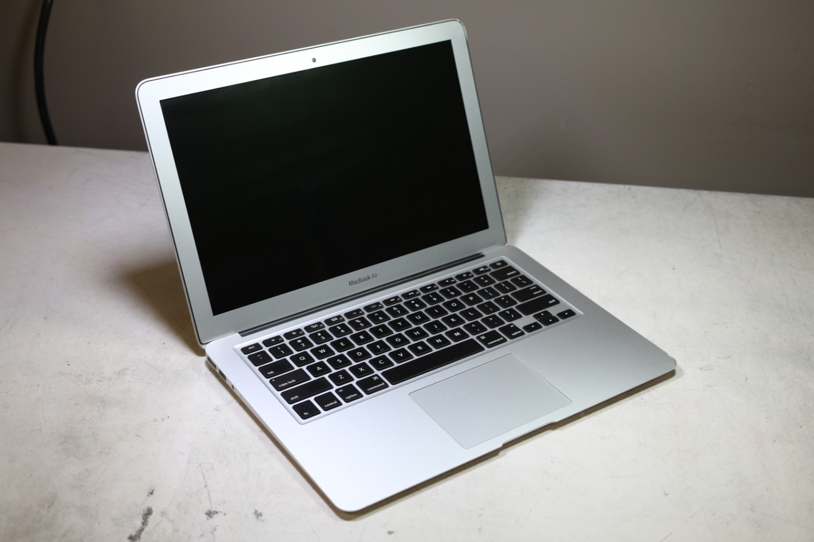 MacBook Air (A1466) Intel(R) Core(TM) i5-3427U CPU @ 1.80GHz-4GB RAM-128GB SSD