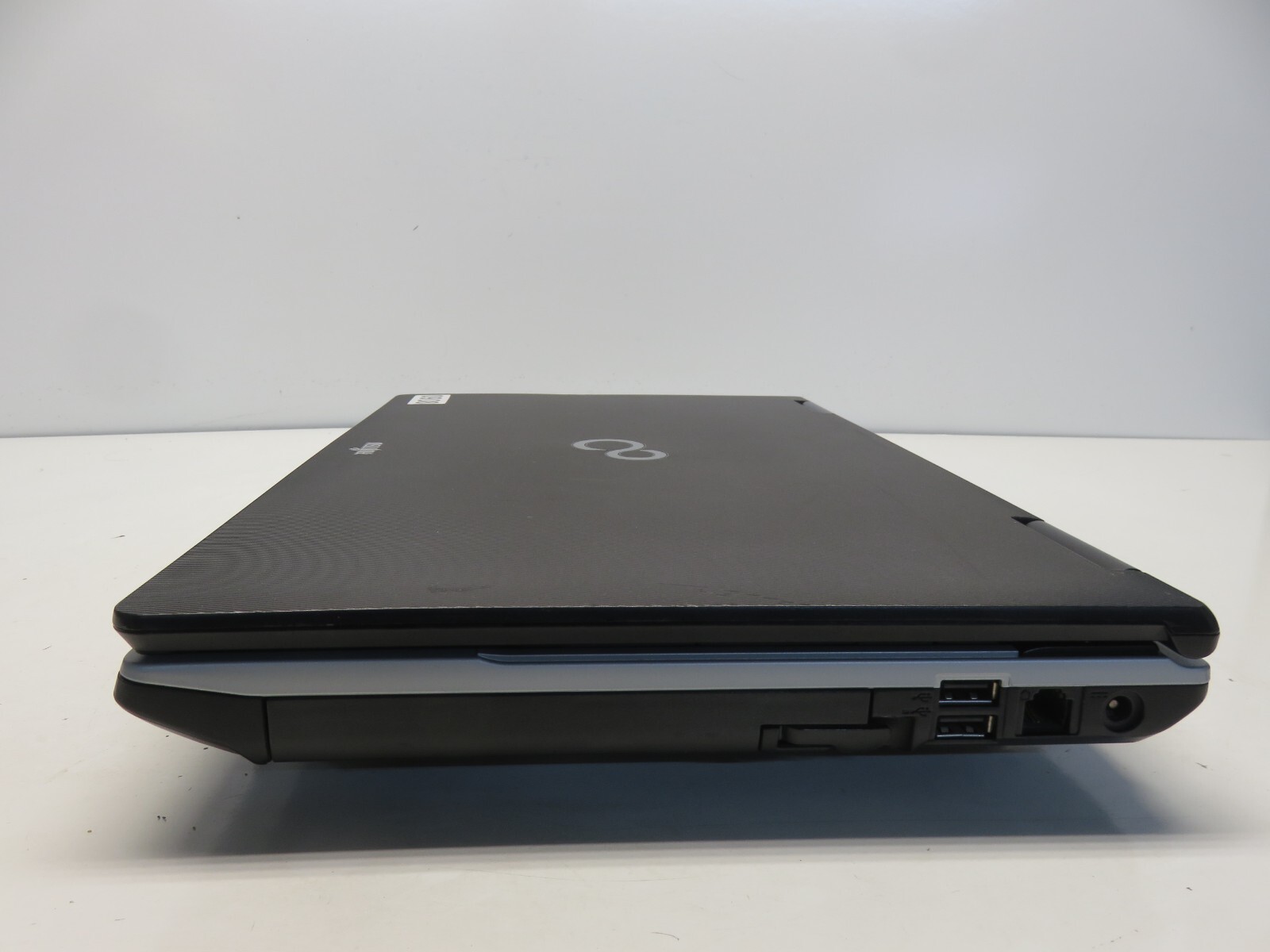 Fujitsu Lifebook E751 Intel Core i5-2520M CPU 2.50GHz 2GB NO HDD No Batt