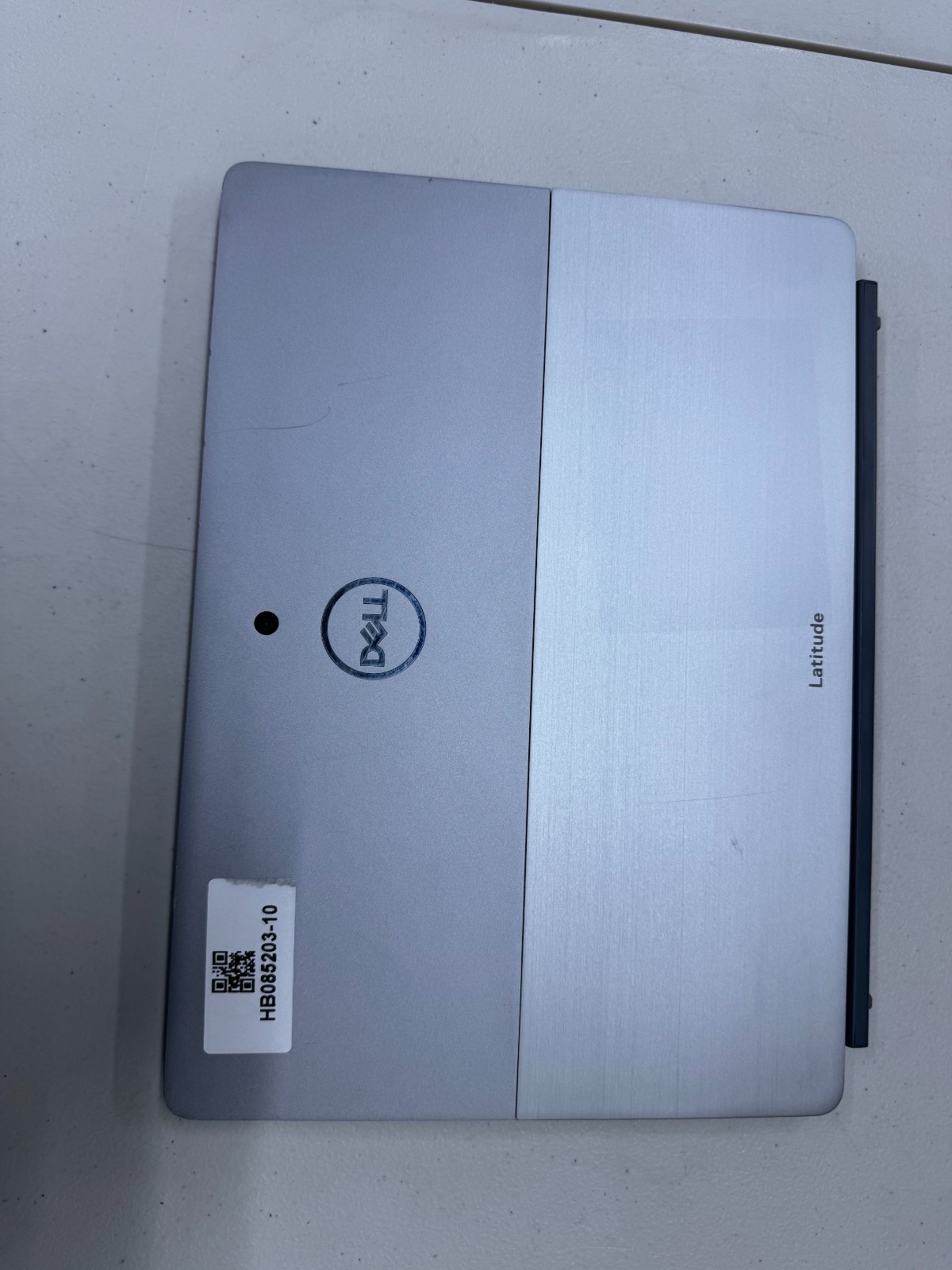 Dell Latitude 7210 2-in-1 12.3″ Touch i5-10310U 8GB RAM 256GB SSD Win 11 Pro