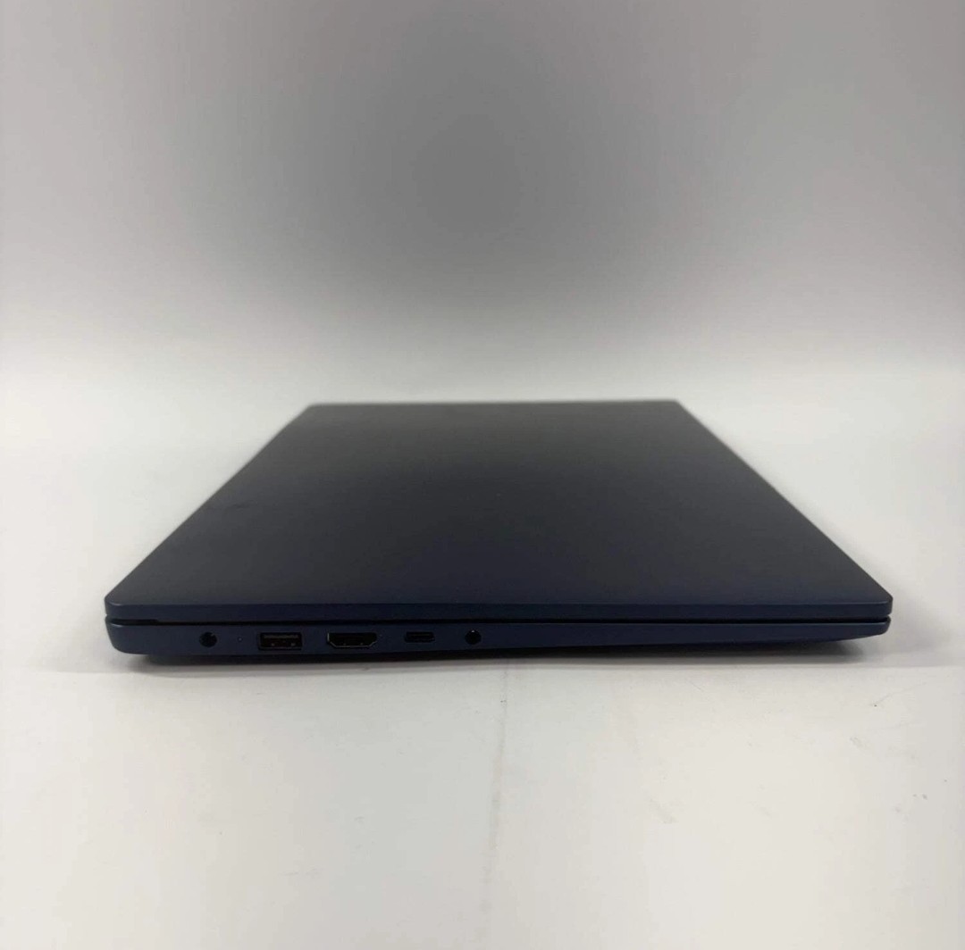 Lenovo IdeaPad Slim 3 15ABR8 15.6″ Ryzen 7 7730U 2.0GHz 16GB RAM 512GB SSD