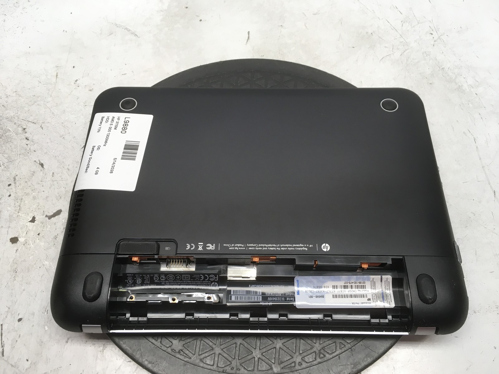 HP 3115M AMD E-300 1300MHz 4 GB NO HDD No Batt