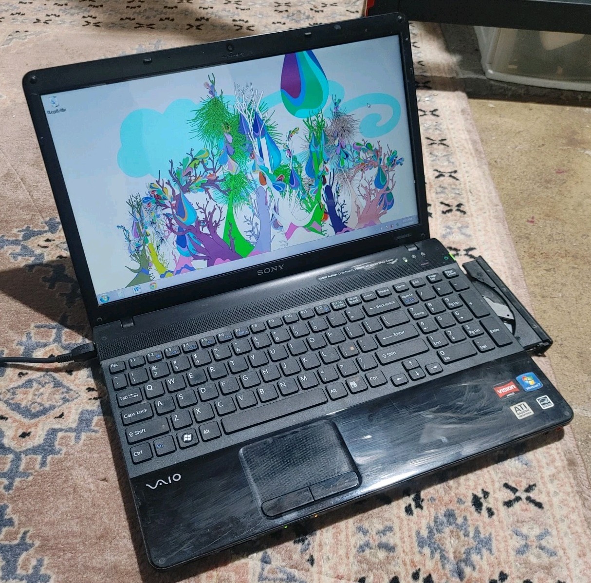 Sony VAIO VPCEE31FX 15.6″ Laptop AMD Athlon II 4GB RAM 320GB HDD Win7