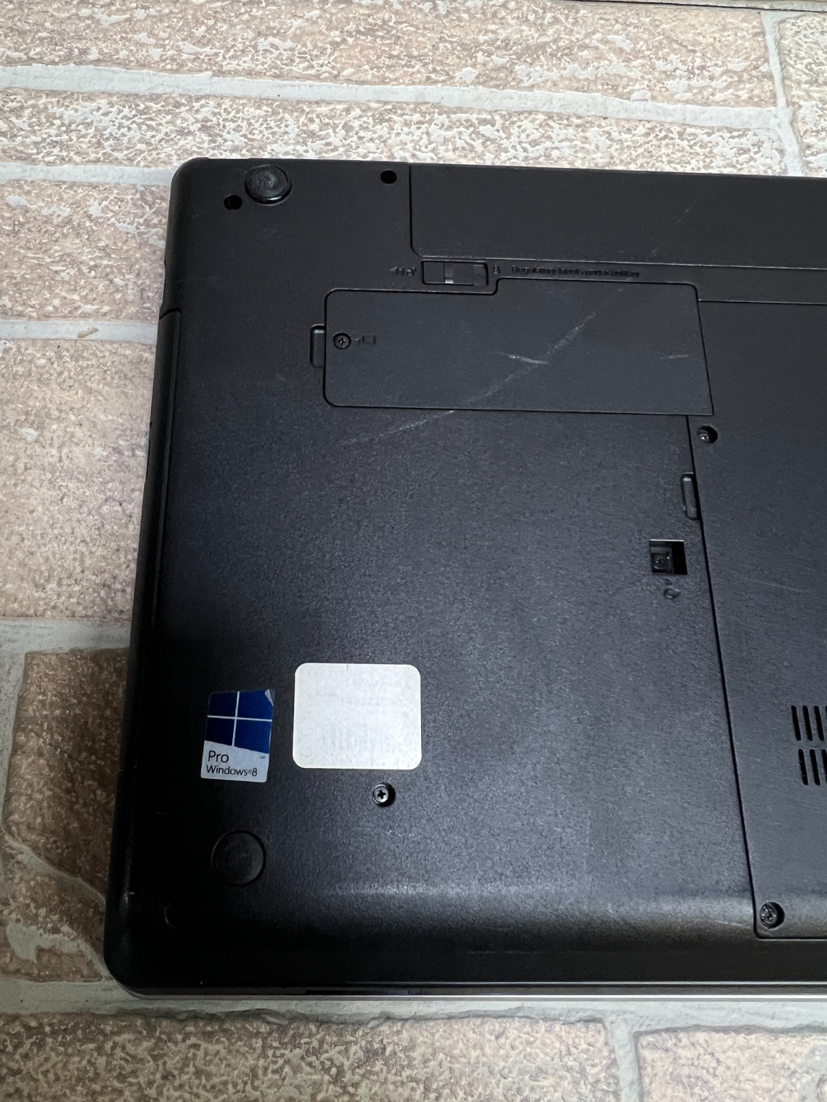 Lenovo ThinkPad Edge E545 AMD A6-5350M 2.90GHz 4GB RAM 15.6″ Untested