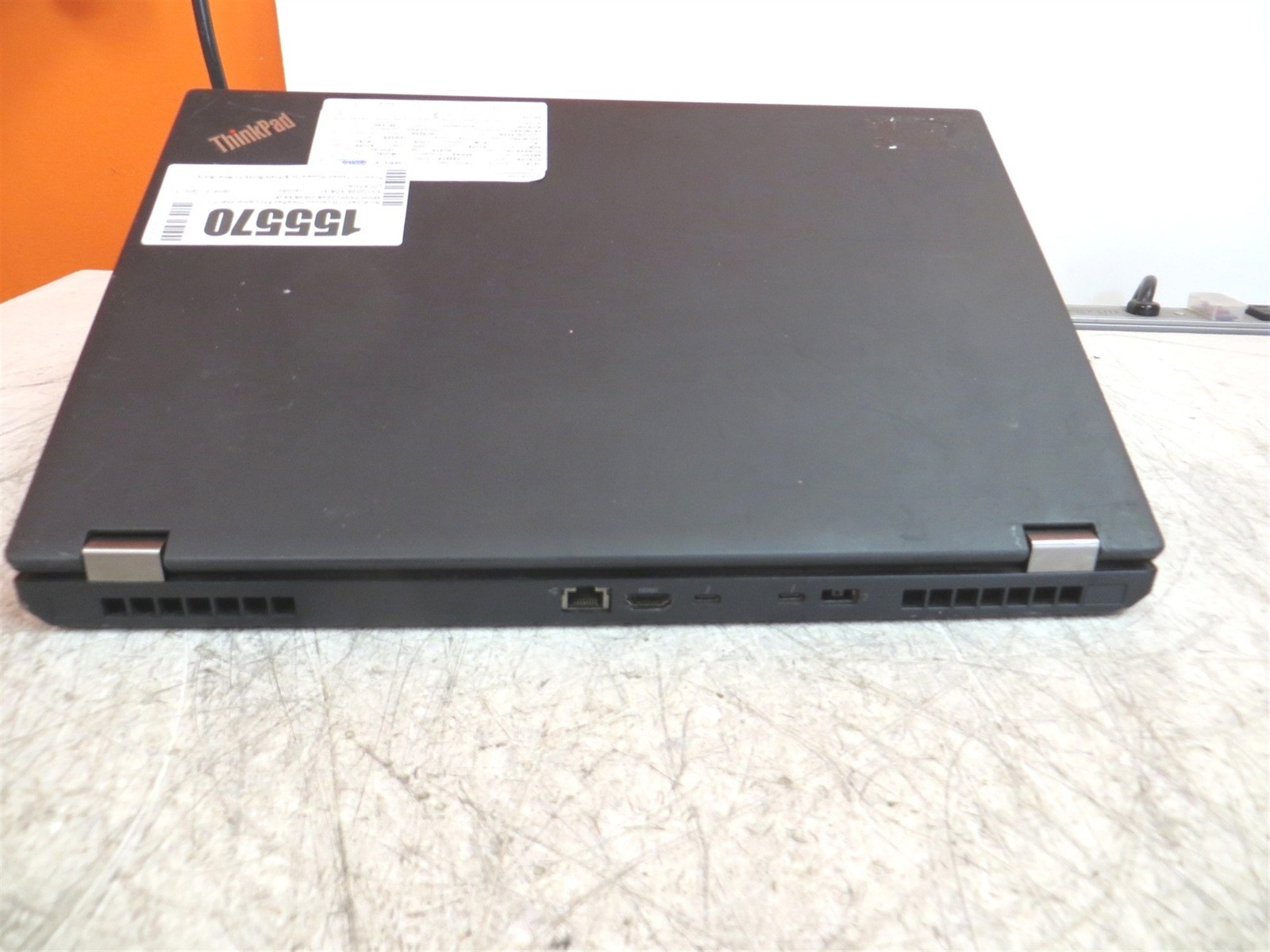 Scratched LCD Lenovo ThinkPad P52 Intel i7-8850H 2.6GHz 24GB 256GB P1000 AS-IS