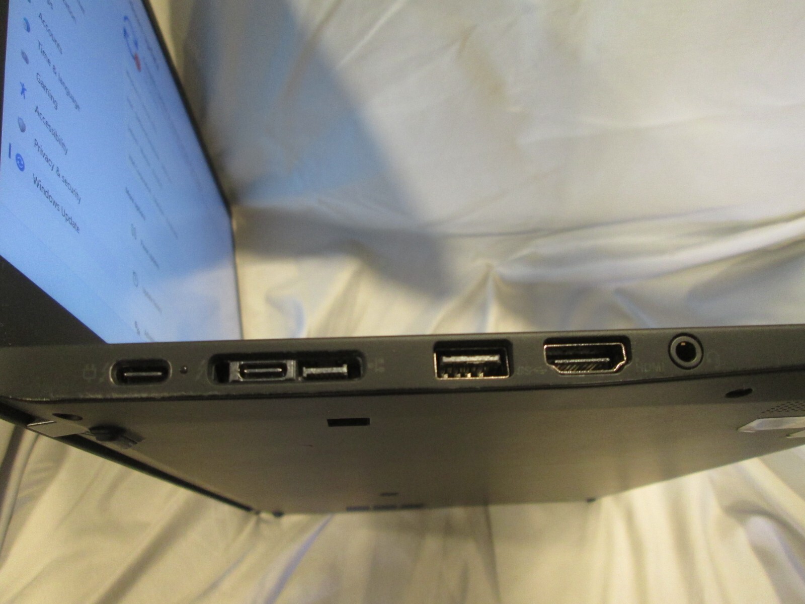 Lenovo ThinkPad X1 Carbon Gen 8 i5-10310U 8GB RAM 256GB SSD Windows 11