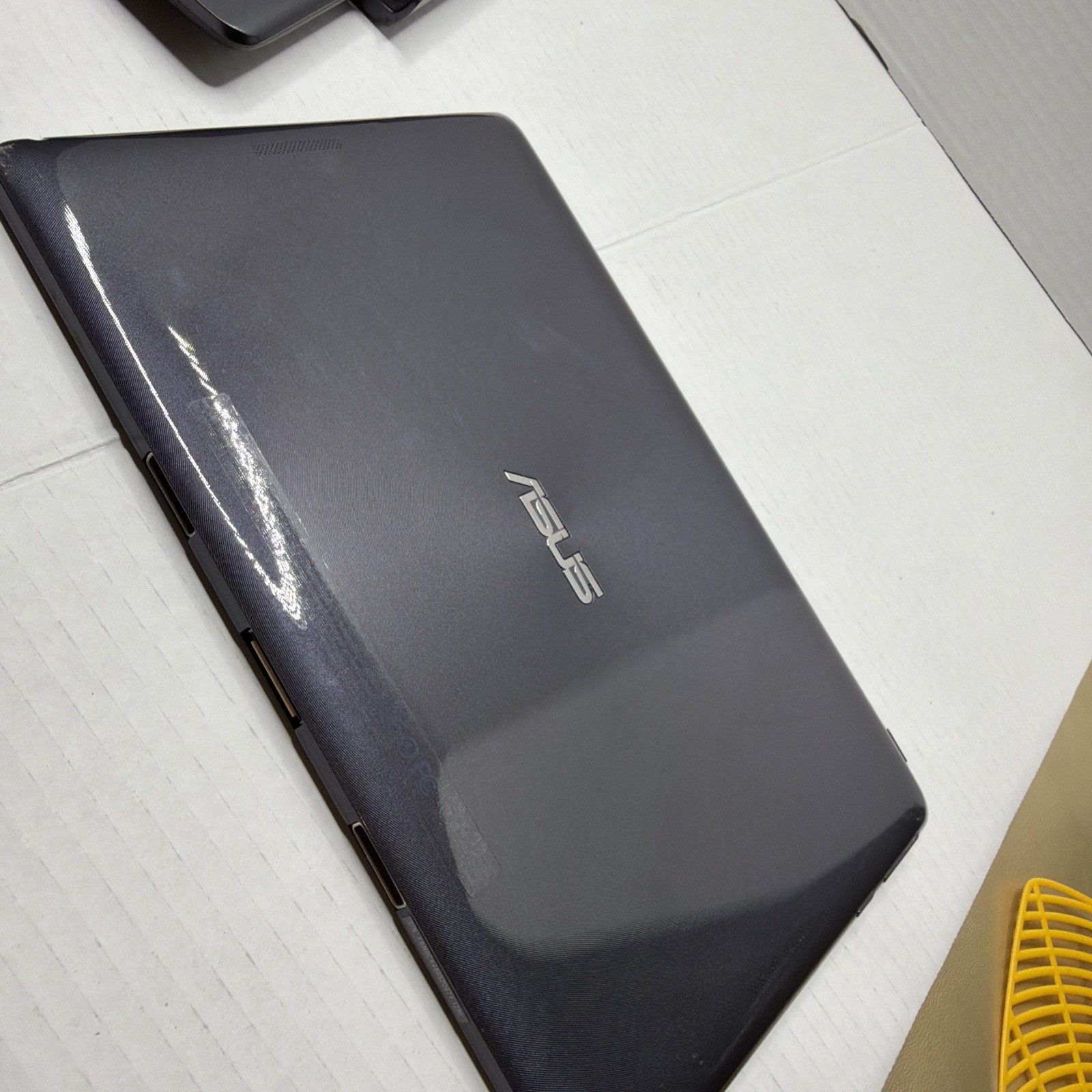 ASUS Transformer Book T100TAF 10.1″ Laptop Touchscreen 2GB Intel 32GB Untested