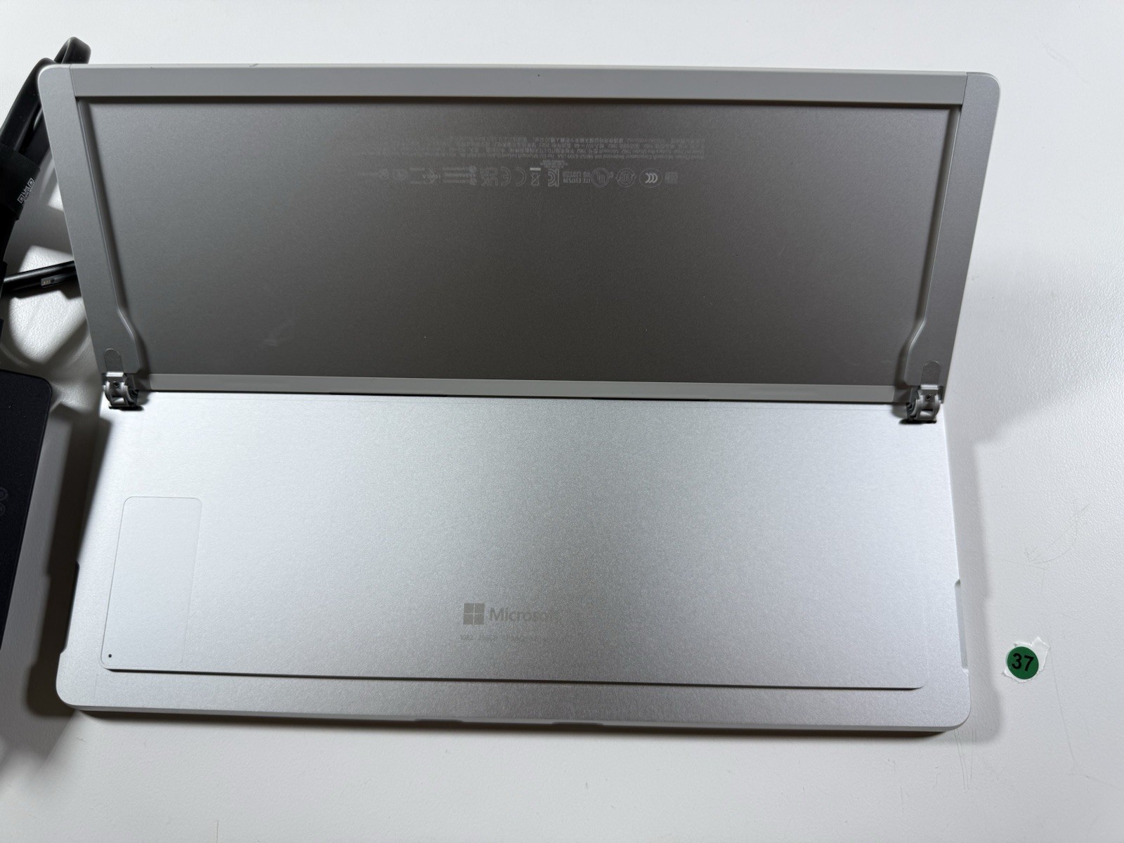 Microsoft Surface Pro 8 (1982) i5-1145G7 – 16GB RAM – 256GB 120Hz – Win 11 Pro
