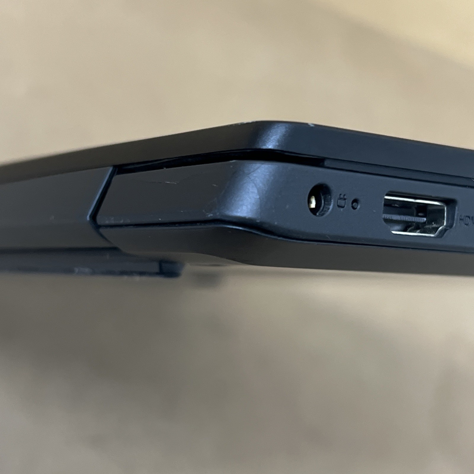 Lenovo IdeaPad S340-IIL Touch i3-1005G1 8GB Ram 256GB – Fair *For Parts, Read*