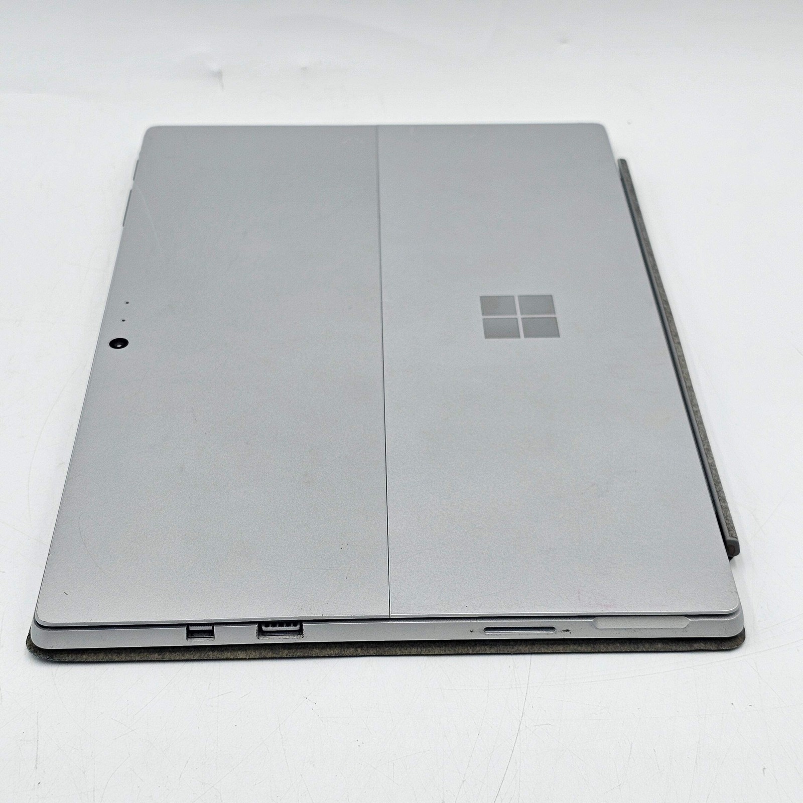 Microsoft Surface Pro 6 1796 12.3″ i5-8250U 1.6GHz 8GB RAM 128GB SSD