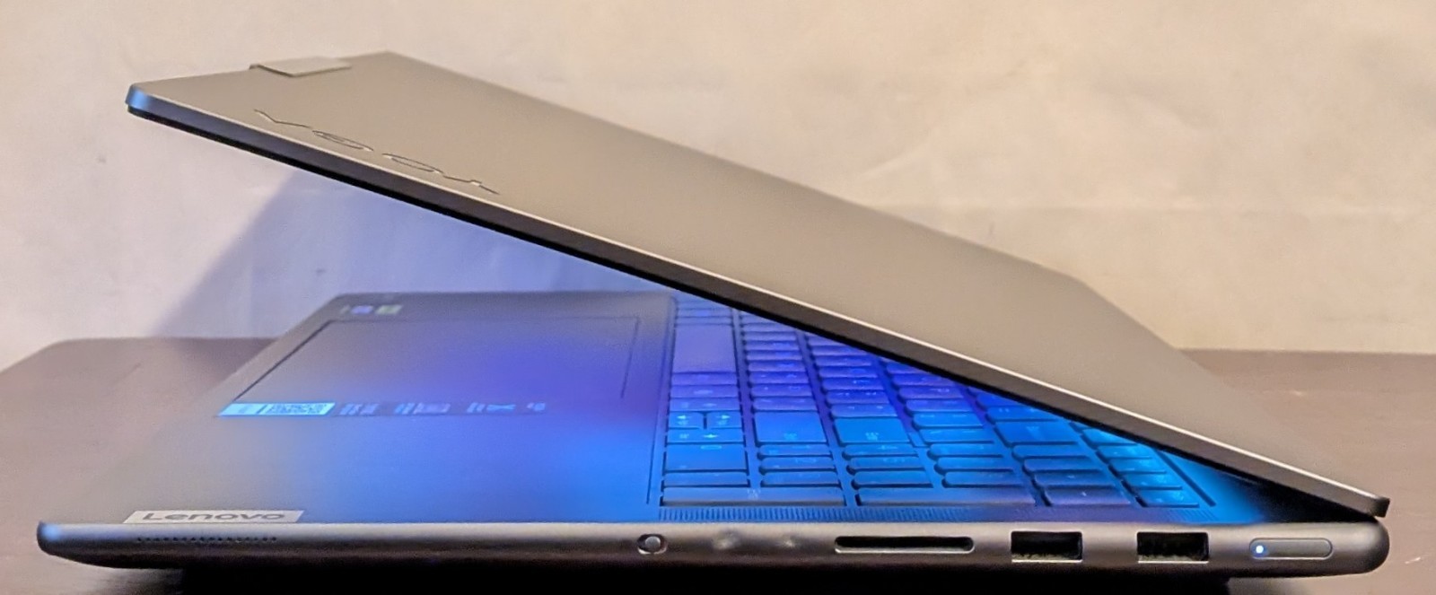 Lenovo Yoga Pro 9i 16″ 3.2K 165Hz (Core Ultra 9 185H, 32GB/1TB SSD, RTX 4050)