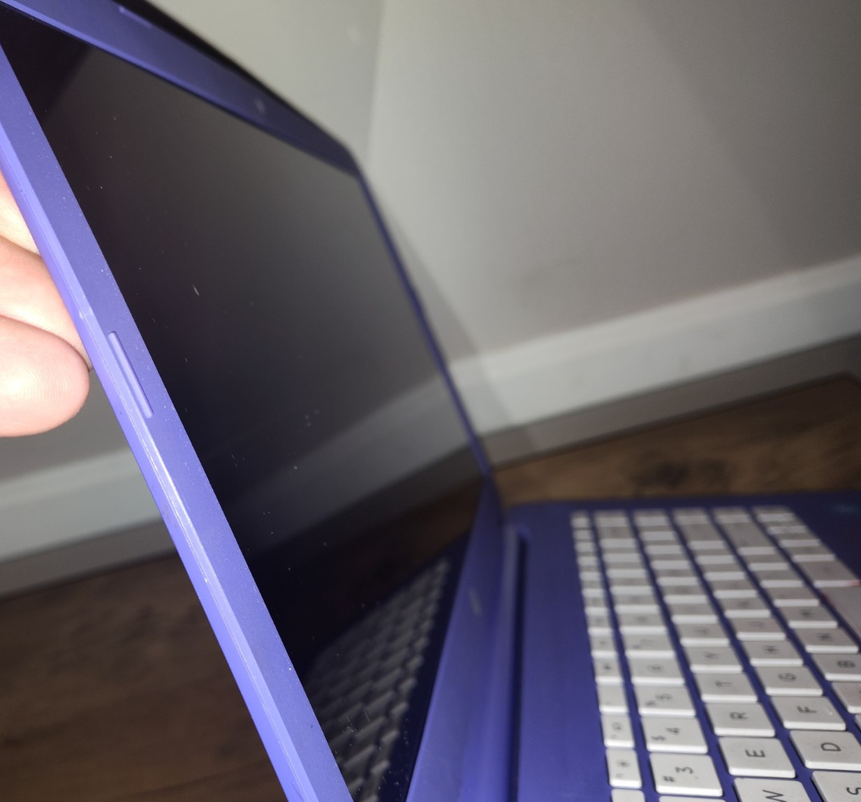 HP Stream 14 Beginner Laptop ax0XX- 14″ | 8GB Celeron PURPLE (Ubuntu OS) TESTED