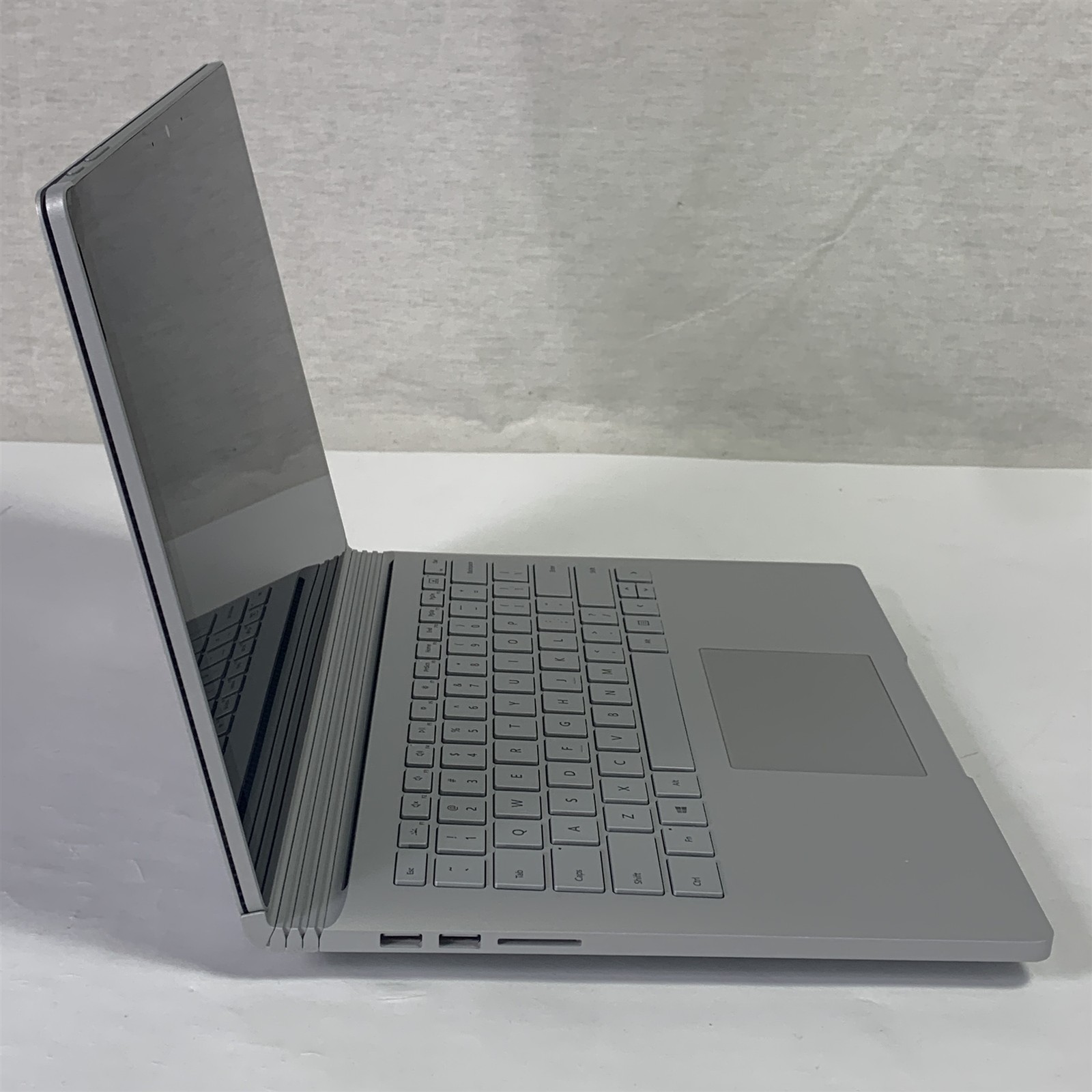 Microsoft Surface Book 3 1900 13.5″ i7-1065G7 1.3GHz 16GB 256GB NVMe SSD – Win11