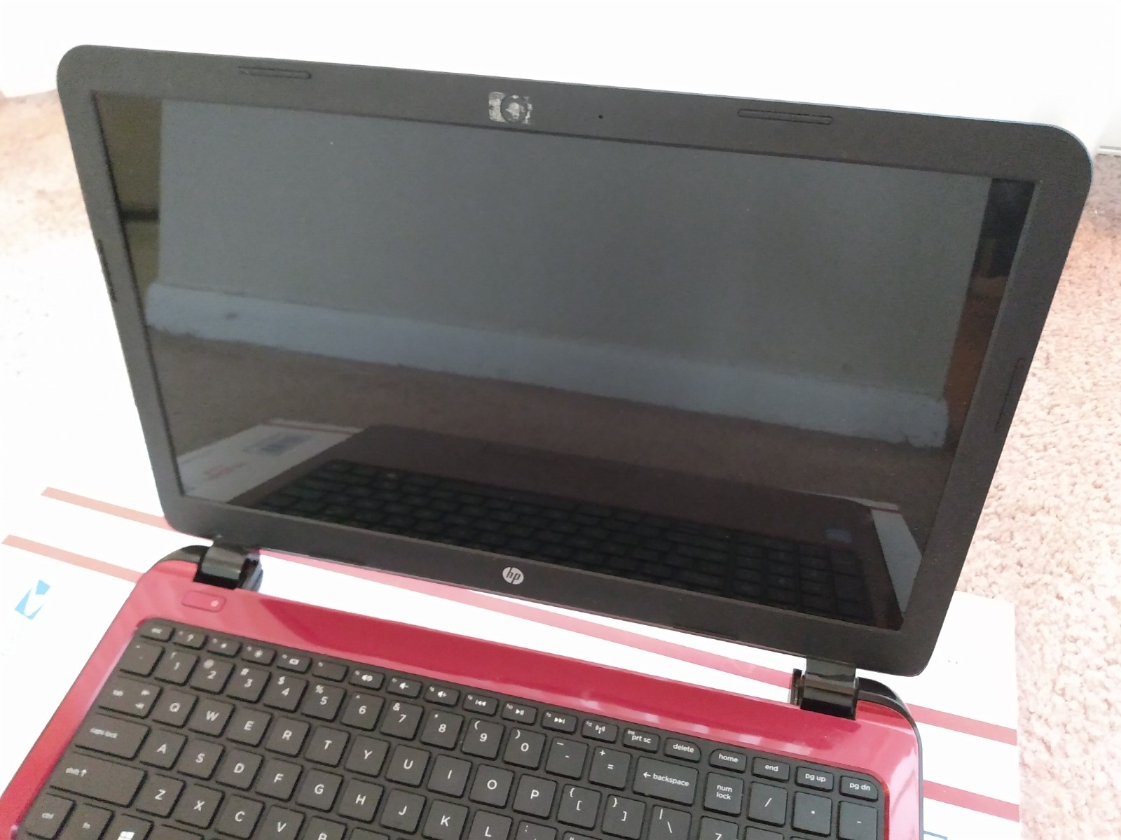 HP 15-r132wm 15.6″ Laptop Pentium N3540 2.16GHz 4GB Ram 500GB HDD Boots to BIOS