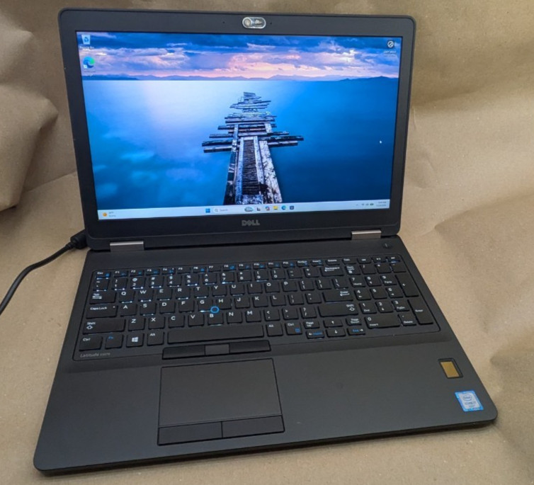 Dell Latitude E5570 15.6″ i7 6820HQ 2.7GHz 8GB RAM 256GB SSD Win 11 AC Adapter