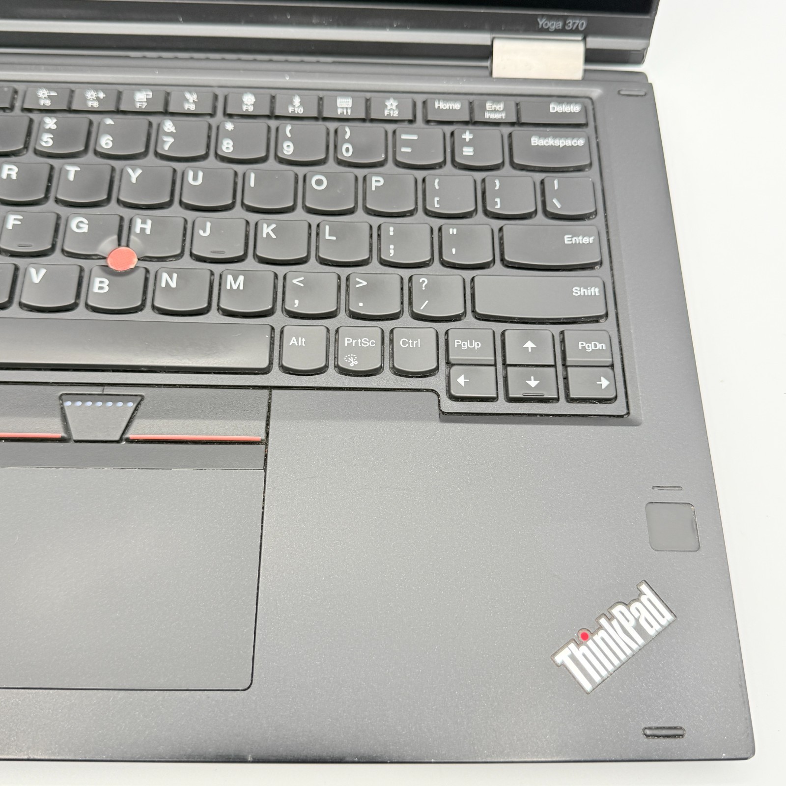 Lenovo ThinkPad Yoga 370 2-in-1 13″ FHD Touch I5-7300U 256GB SSD 8GB W11P