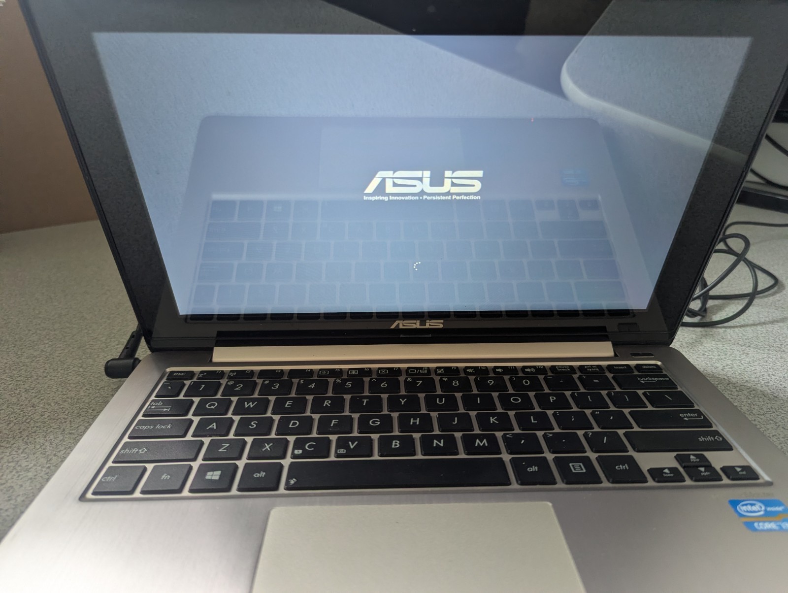 ASUS S200E 11.6in. (500GB, Intel Core i3 3rd Gen., 1.8GHz, 4GB) Notebook/Laptop