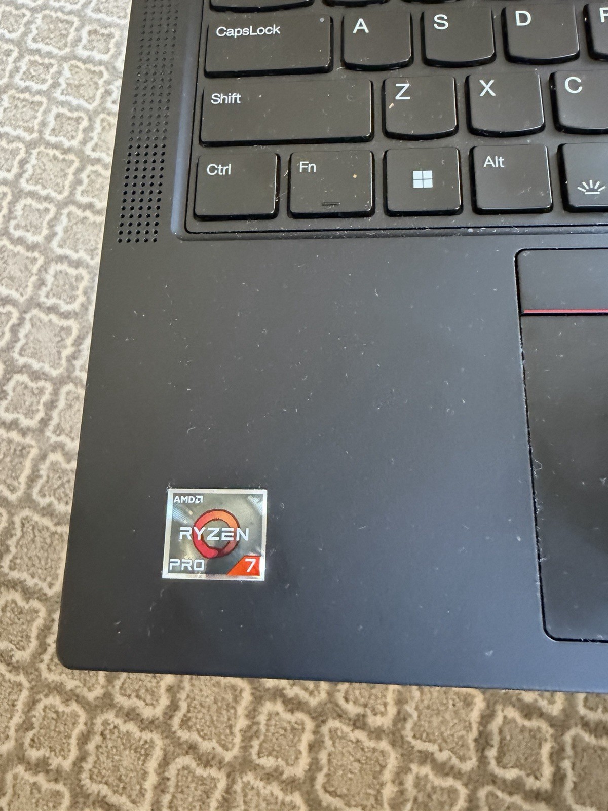 Lenovo ThinkPad T14 Gen 5 14in Ryzen 7 PRO 8840U 32GB 512GB SSD W11 Pro – 9.8/10