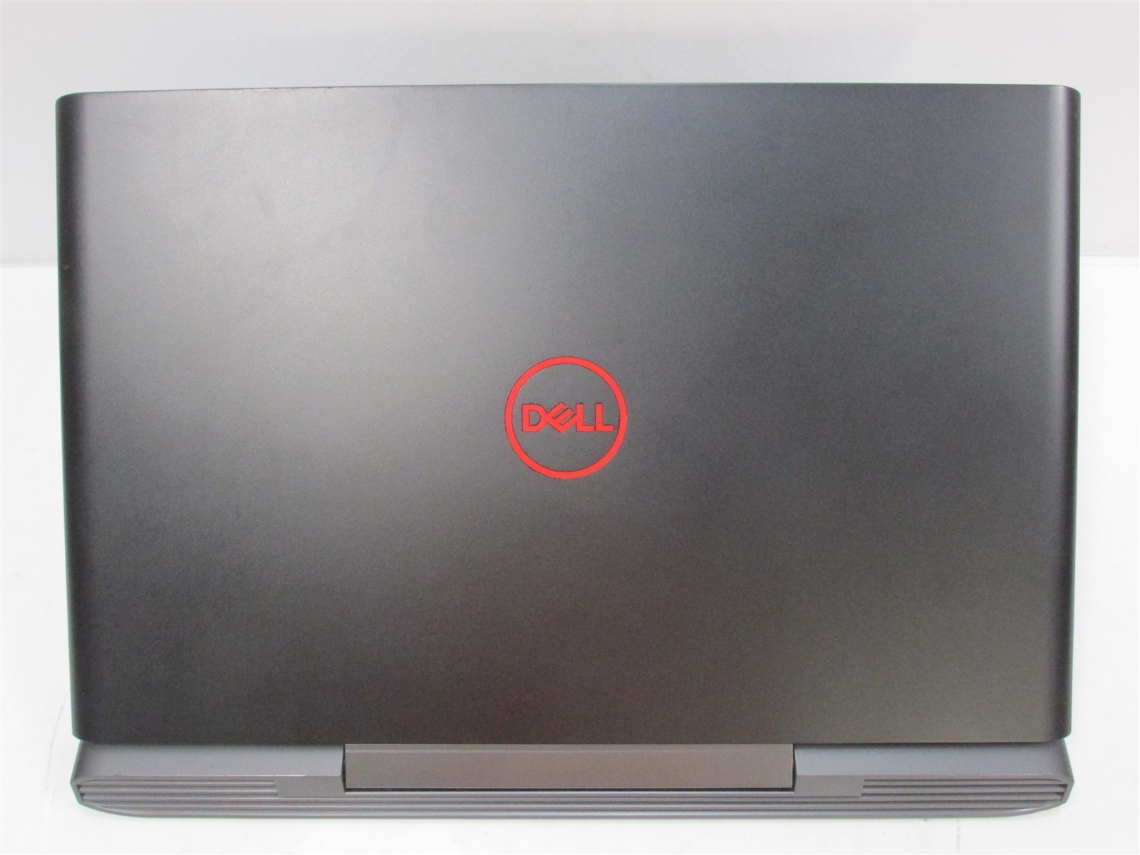 Dell Inspiron 7577 i7-7700HQ 2.8GHz 16GB RAM 256GB m.2 15.6″ Win10 Home COSM DMG