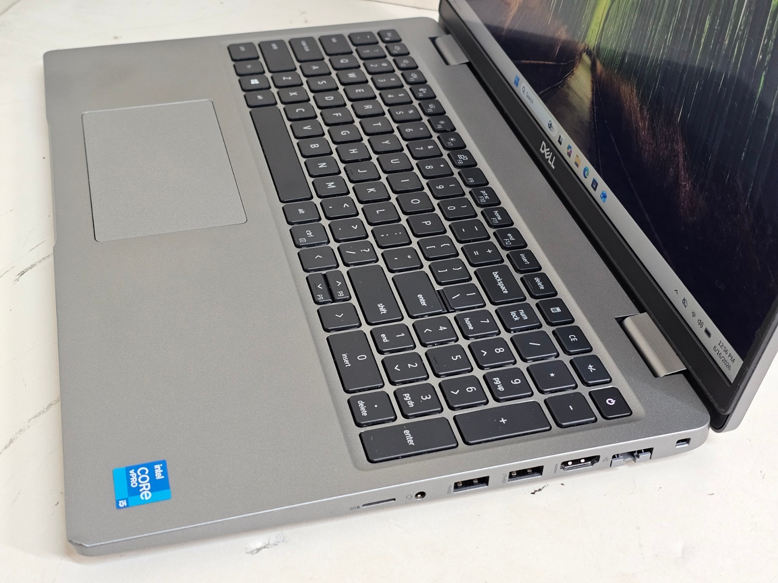 Dell Latitude 5520 Laptop – 2.6 GHz i5-1145G7 16GB 512GB 15.6″ Touchscreen SP30