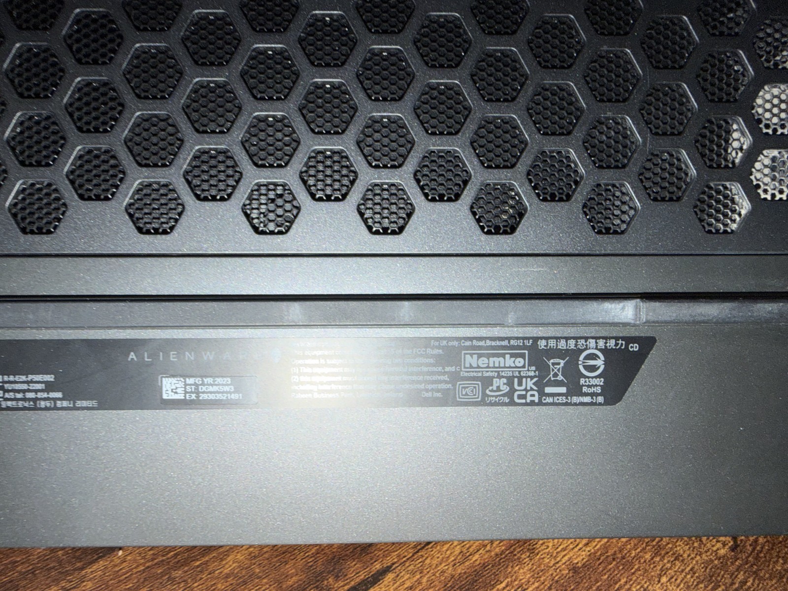 Alienware M17 R5 17.3” (1TB SSD. AMD Ryzen 9 6900HX, 4.9GHz 16GB RAM) Gaming…