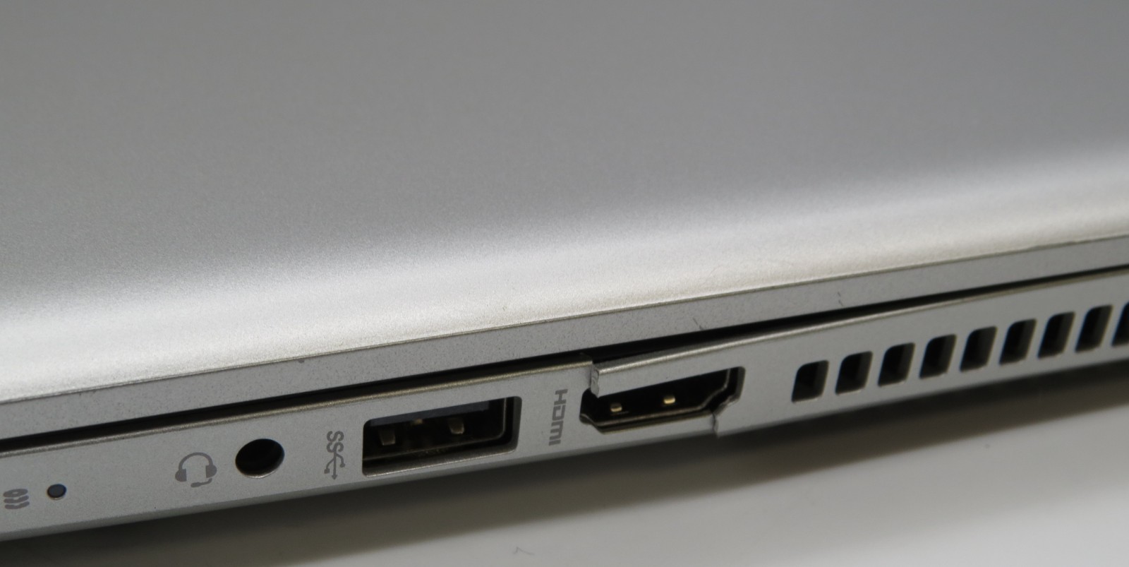 HP Pavilion | 15.6″ i7-6500U @ 2.50GHz | 8GB DDR3 | No HDD/OS/AC