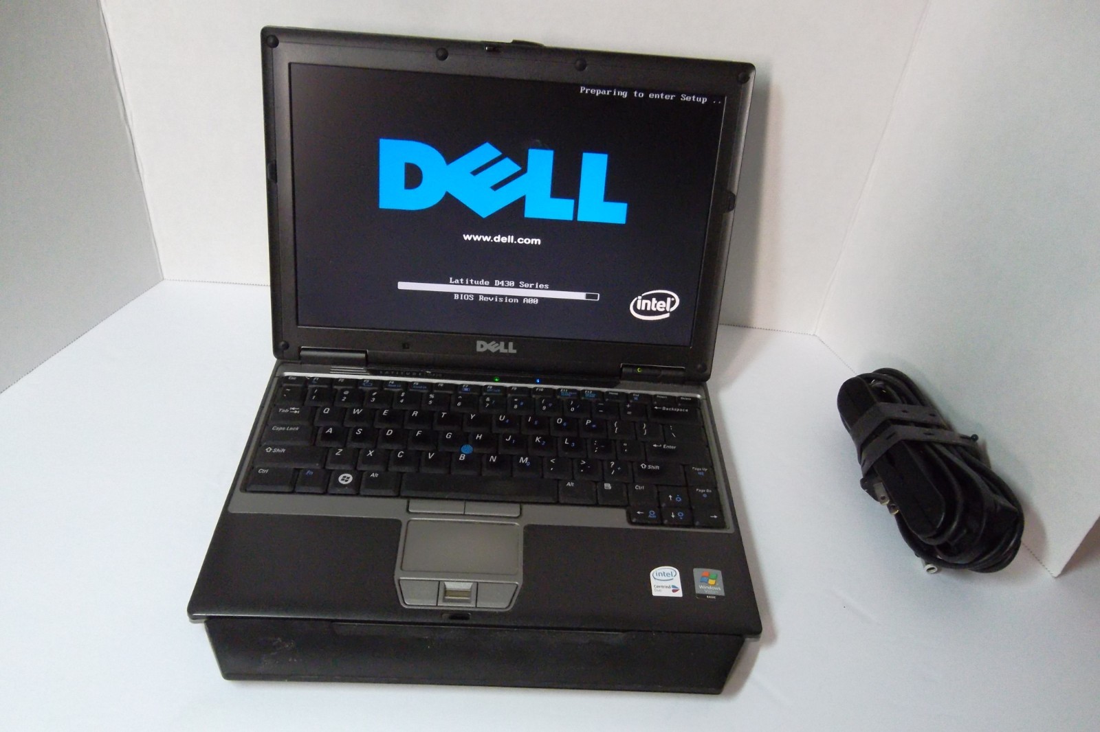 Dell Latitude D430 Intel C2D 1.20GHz 2GB Wi-Fi Bluetooth 1394 80GB Intel 945GMS
