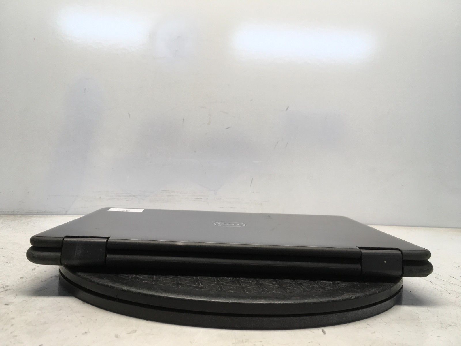 Dell Latitude 3190 2-In-1 Intel Pentium Silver N5000 1.1GHz 4 GB NO HDD