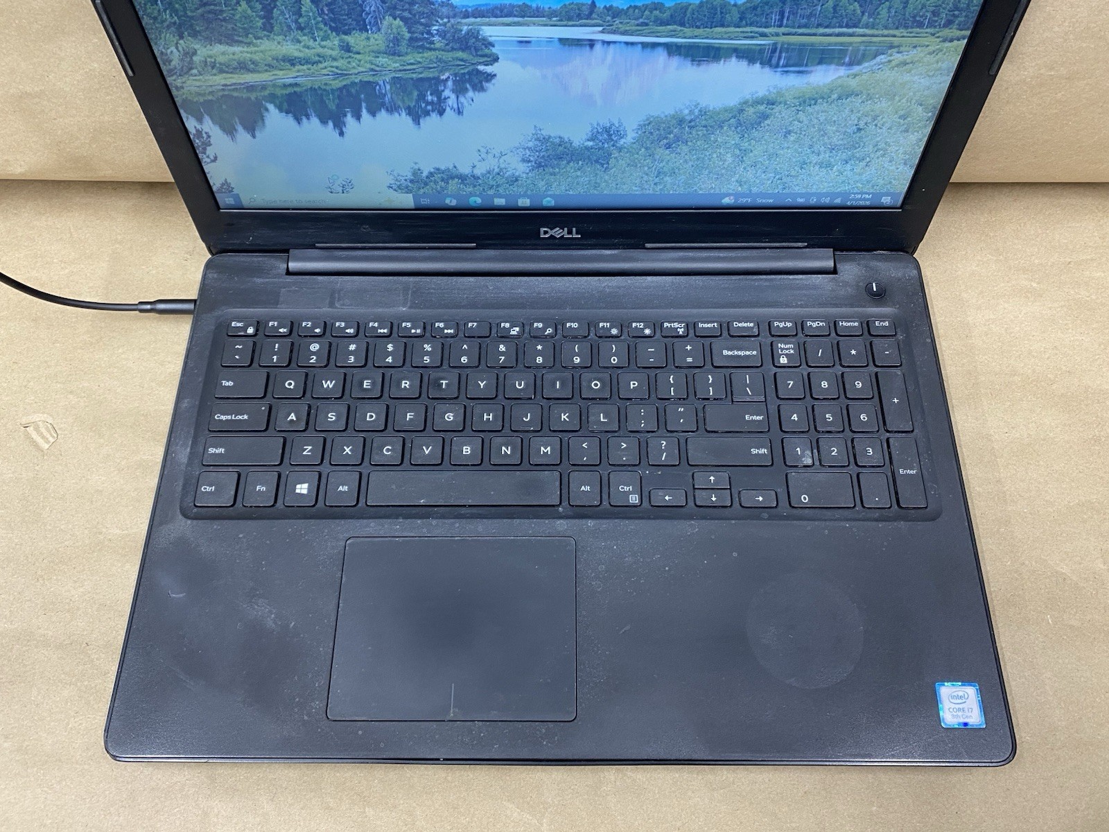 Dell Latitude 3590 – 15.5″ HD – i7-8550U – 8GB – 256GB SSD – Win 10 Pro – READ