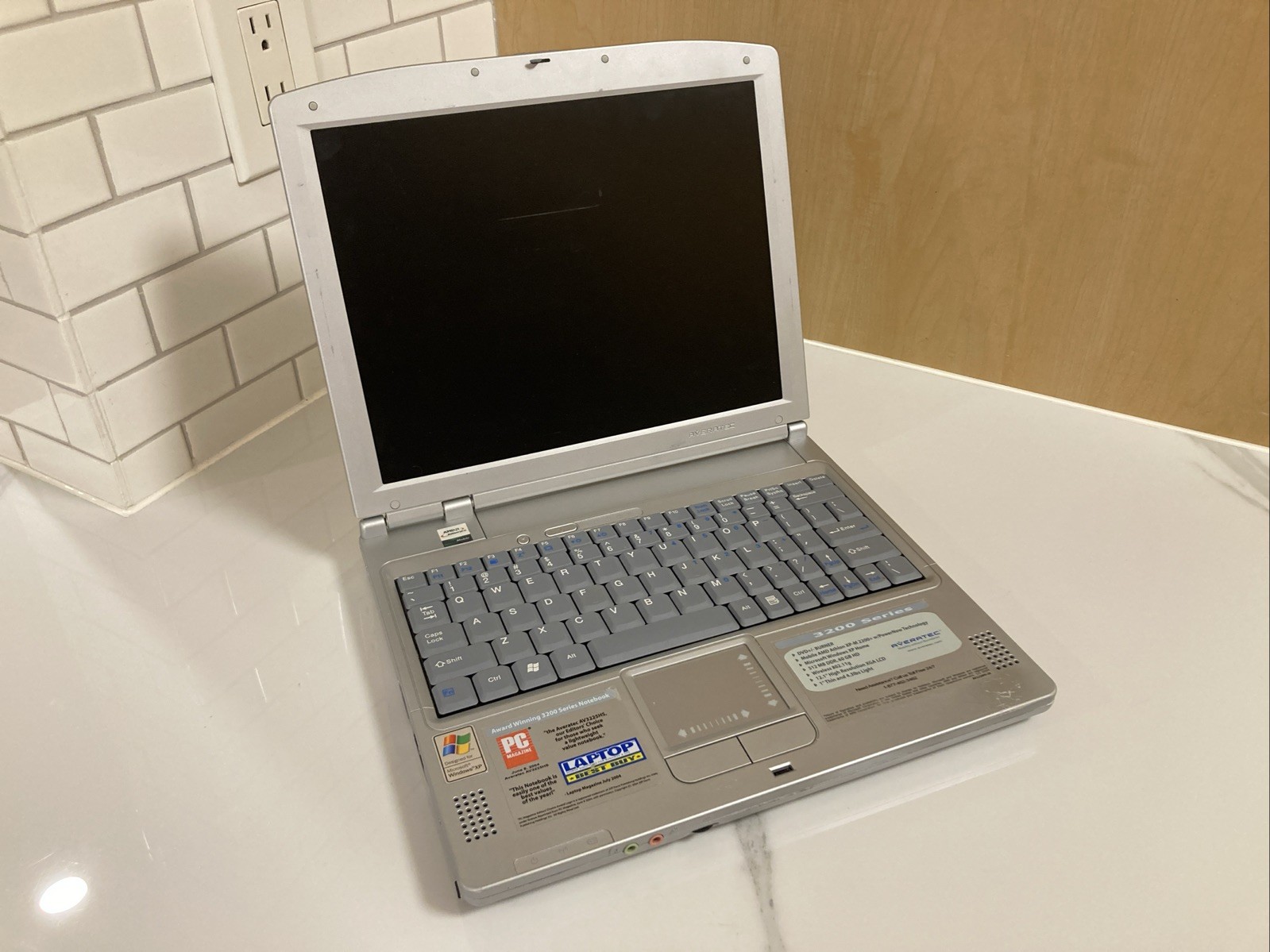 💻 Averatec 3200 💾 AMD Athlon XP-M 2000+ 512MB RAM🔋Turns On | No HDD | Vintage