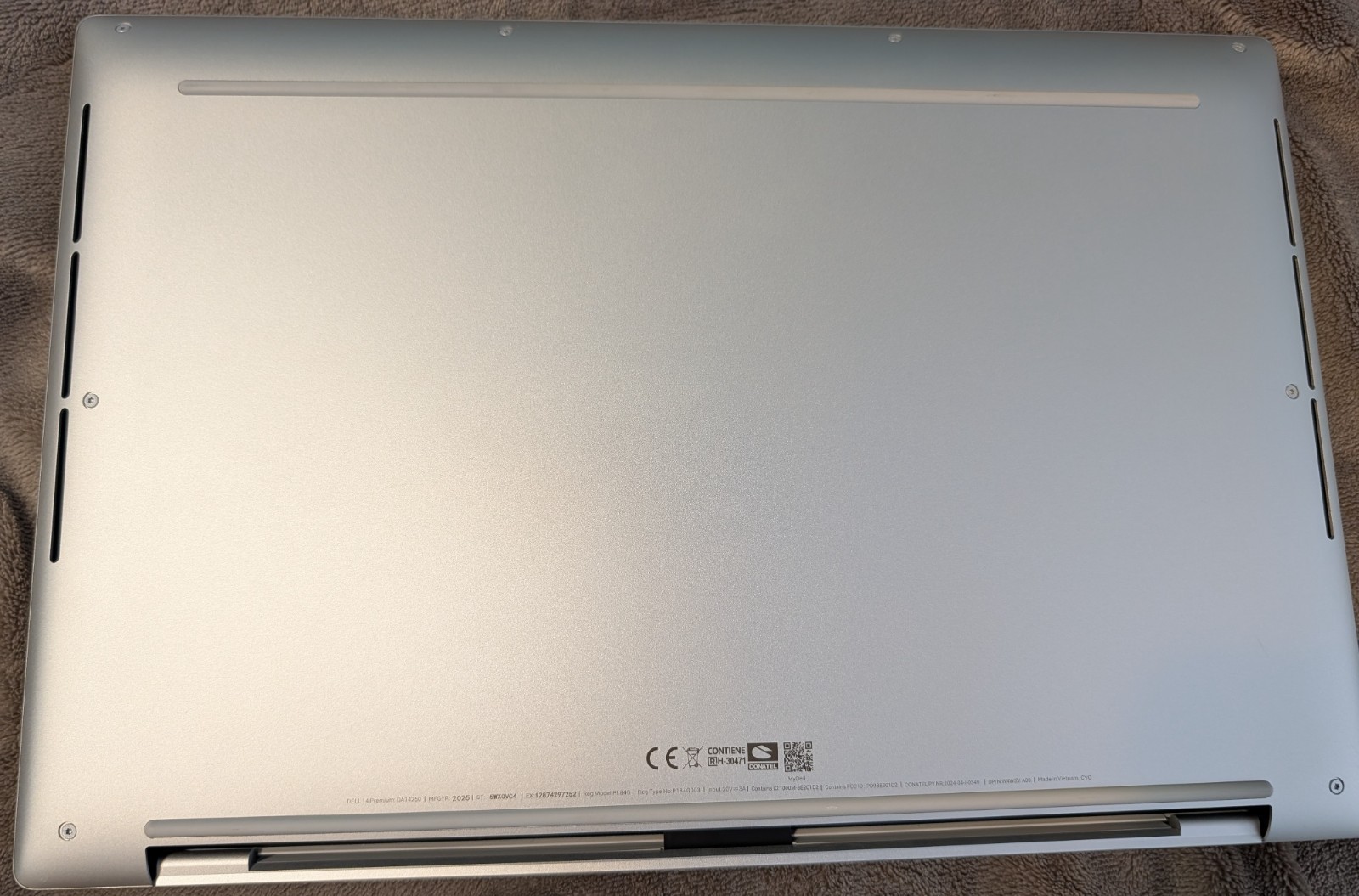 Dell Premium 14.5″ 3.2K OLED Touch Laptop Intel Ultra 7 255H 32GB 1TB SSD