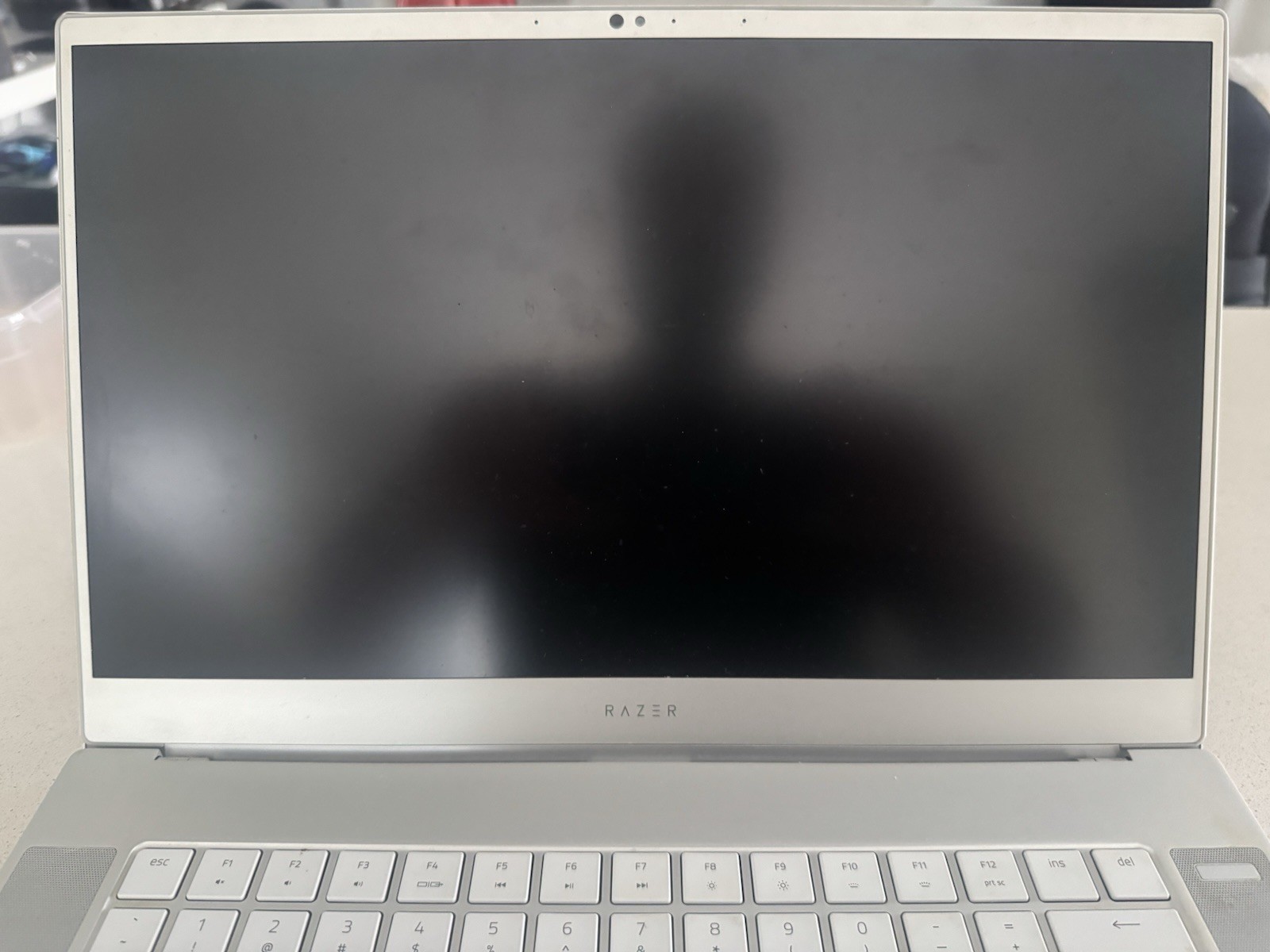 Razer Blade 15 Advanced Mercury – RZ09-03017EM2 – 15.6″ 64GB 512GB SDD i7-9750H