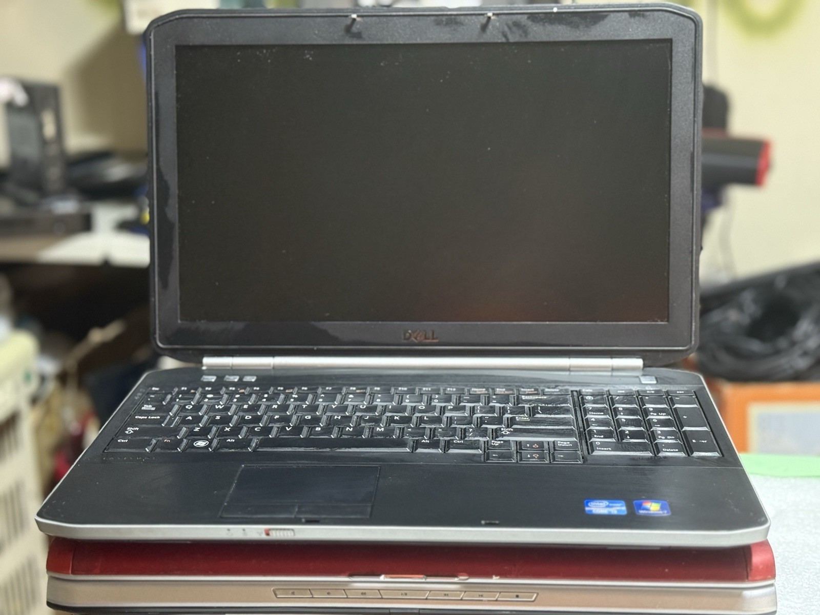 Lot of 6 Mixte Dell NO POWER SUPP,NO HARD DRIVE