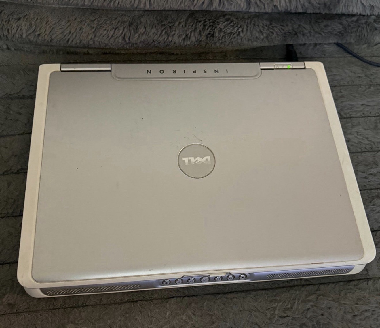 Dell Inspiron 1501 Notebook Laptop 15.4″ Silver Intel Core Duo 2GB 120GB