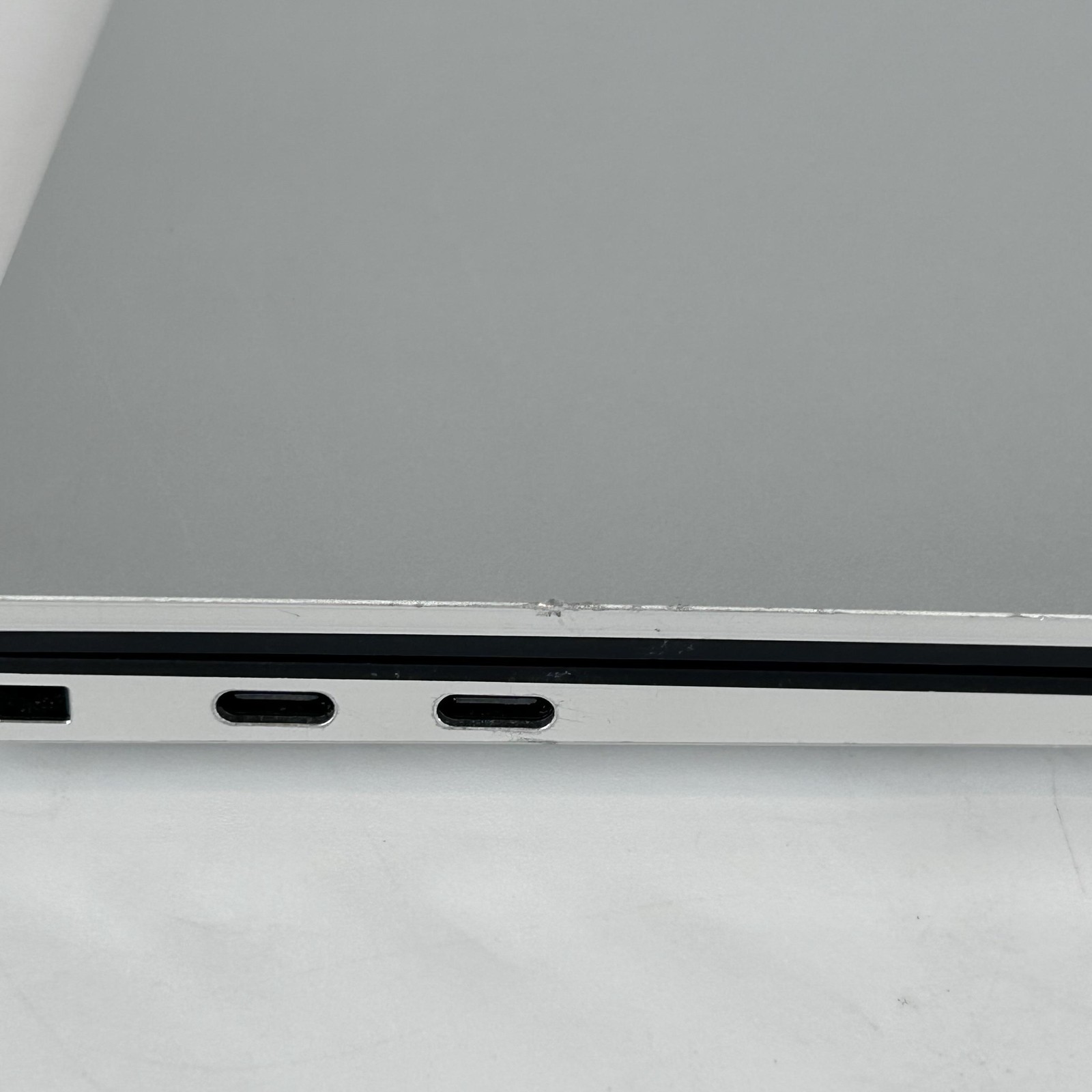 Dell XPS 15 9500 Silver FHD+ i7-10750H 2.60GHz 16GB 512GB SSD GTX 1650 Ti Good
