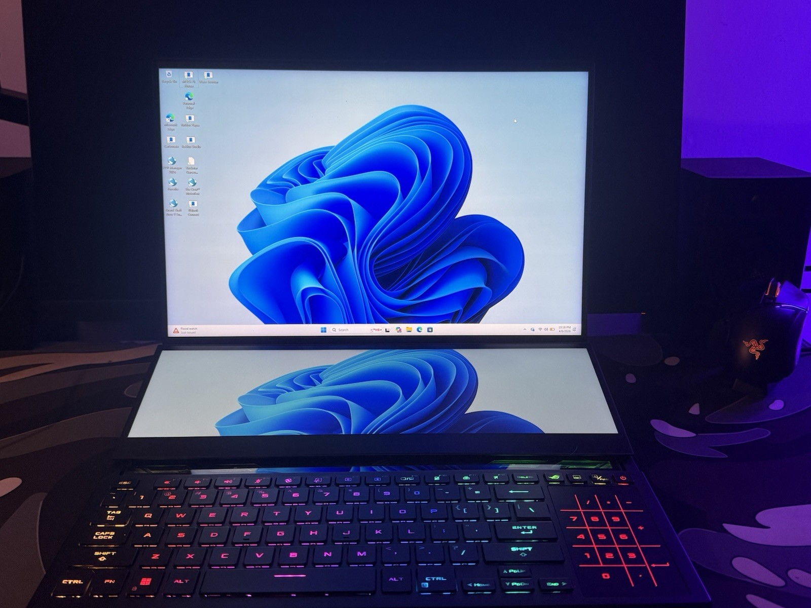 ASUS ROG Duo 16 2022 AMD Ryzen 9 6900HX with Radeon Graphics (CHARGER INCLUDED)