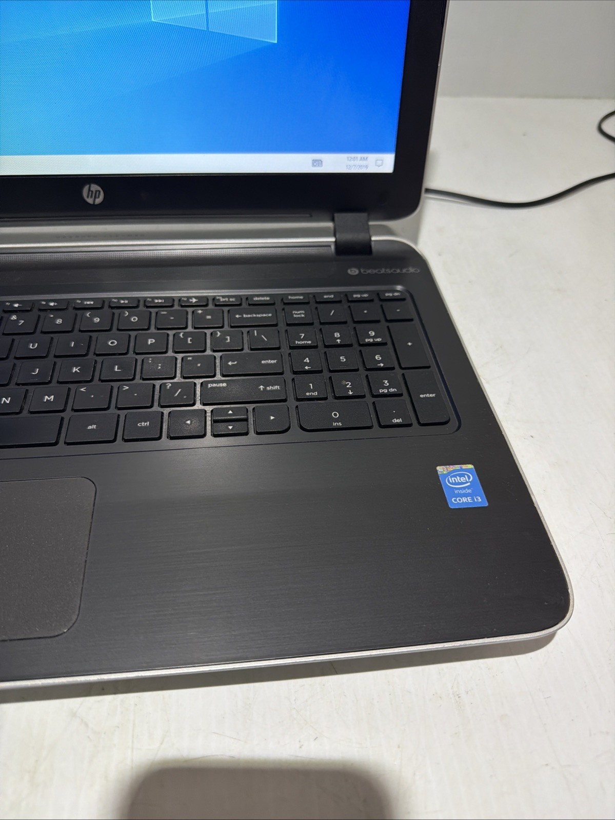 Hp Pavilion 15 Laptop i3-4030U 6gb Ram 750gb HDD Windows 10 Home No P/S