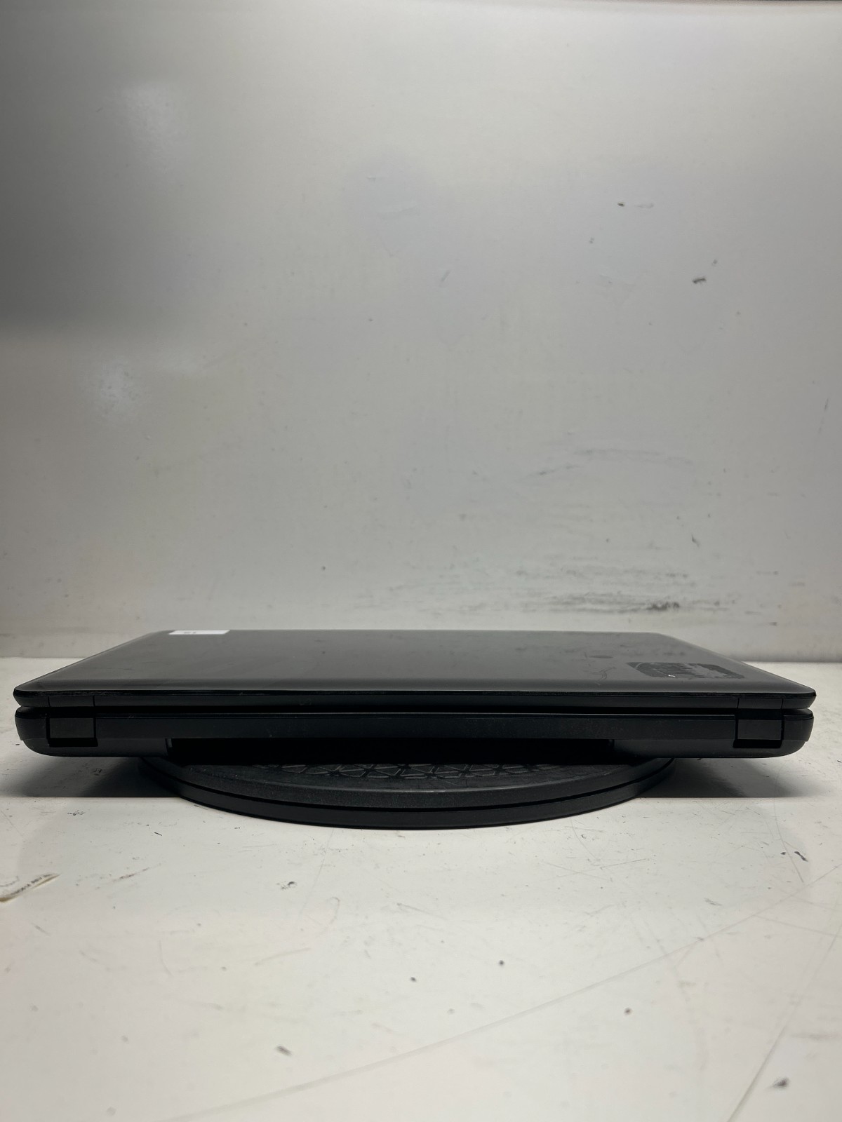 HP 2000-2c23dx AMD E1-1200 APU Radeon 4GB NO HDD