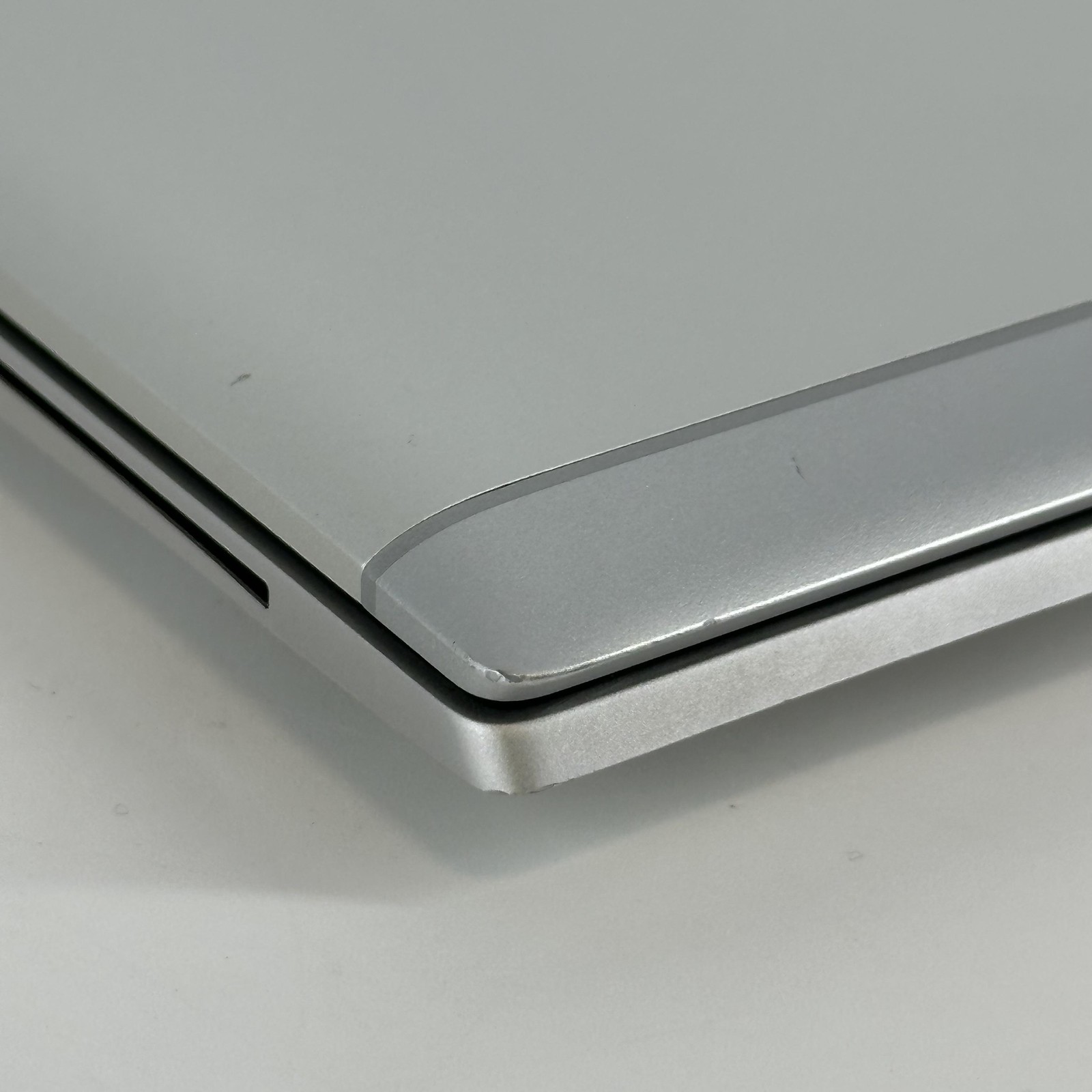 HP Elitebook 840 G8 14 FHD i5-1145G7 2.60GHz 16GB 512GB SSD Good – BENT FRAME