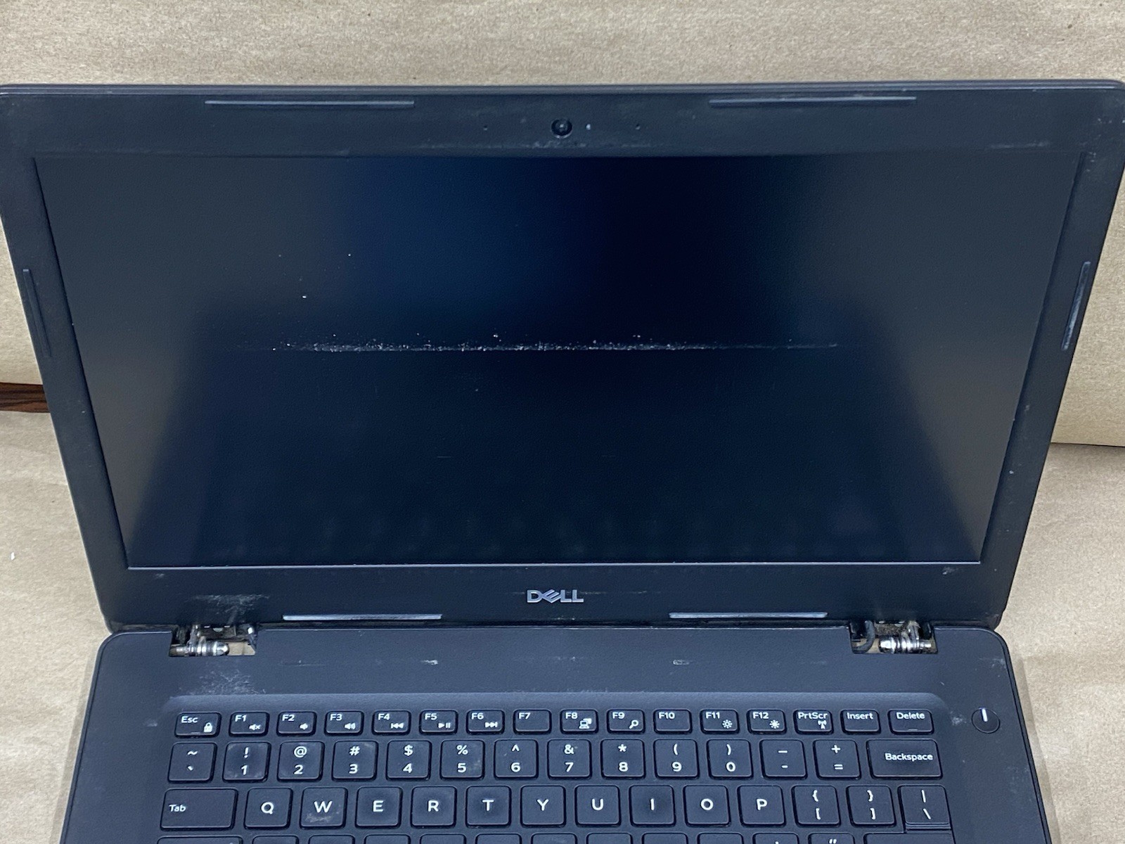 Dell Latitude 3490 – 14″ FHD – i5-8250U – 4GB – 128GB SSD – Win 11 – BIOS LOCKED