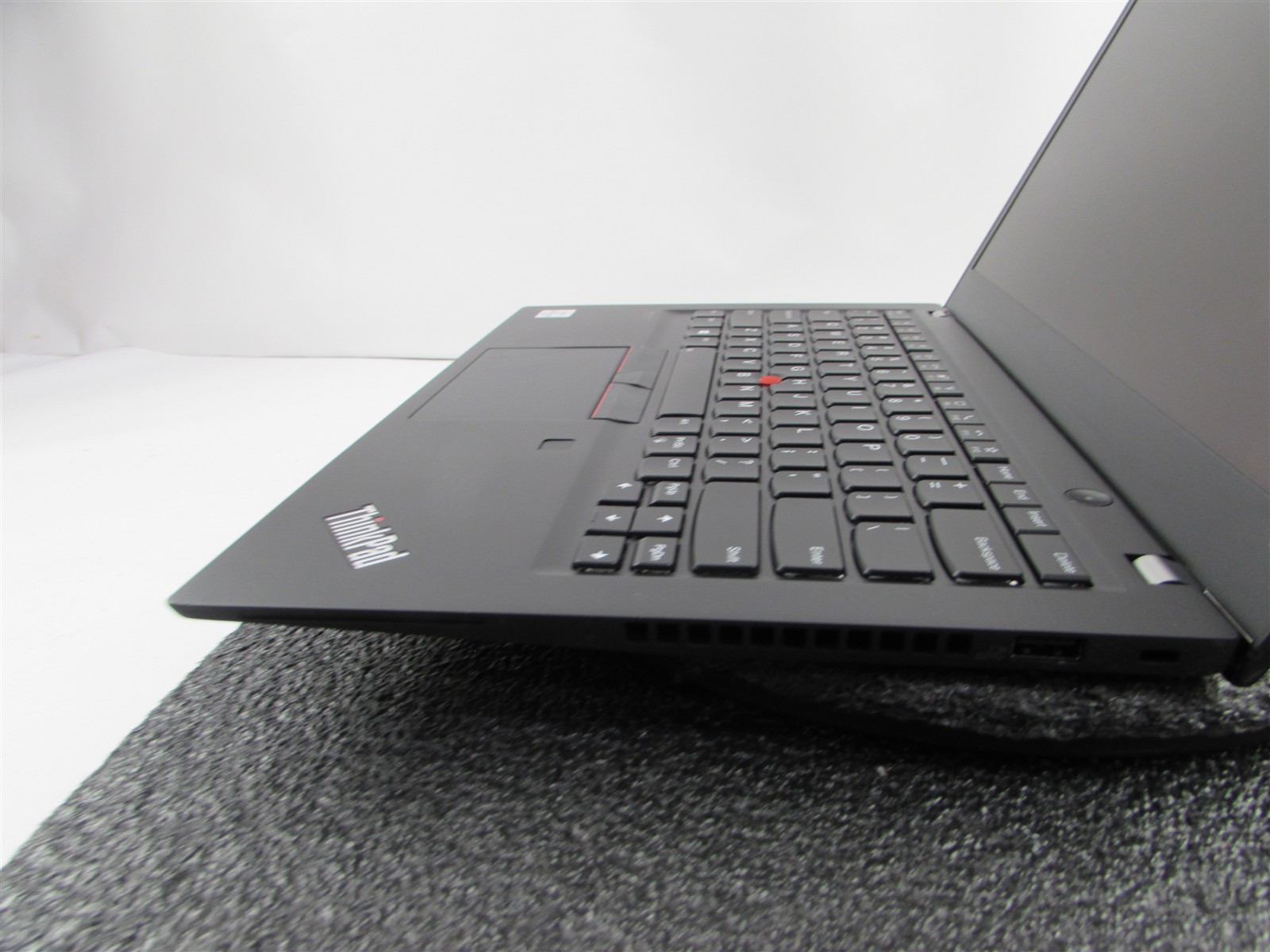 LENOVO THINKPAD T14s (GEN 1) Intel CORE I7-10610U 512GB SSD 16GB RAM NO O.S