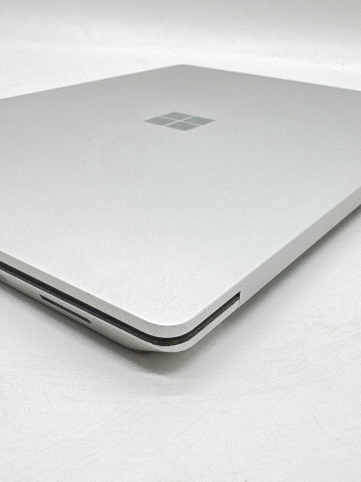 Microsoft Surface 1782 13.5″ Core m3-7Y30 1.61GHz 4GB RAM 128GB SSD Read!