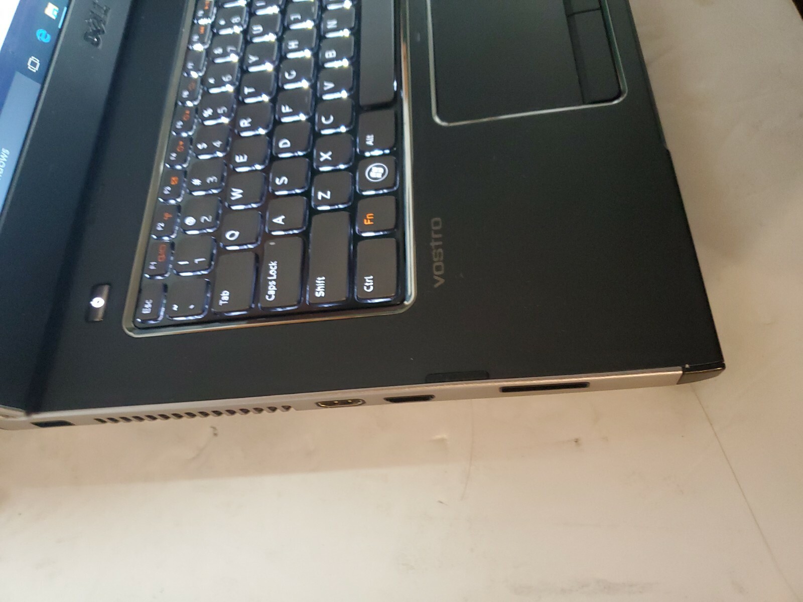 Dell Vostro 3550 Laptop Intel Core i5-2410M @ 2.30 Ghz 4GB 320GB HDD for part