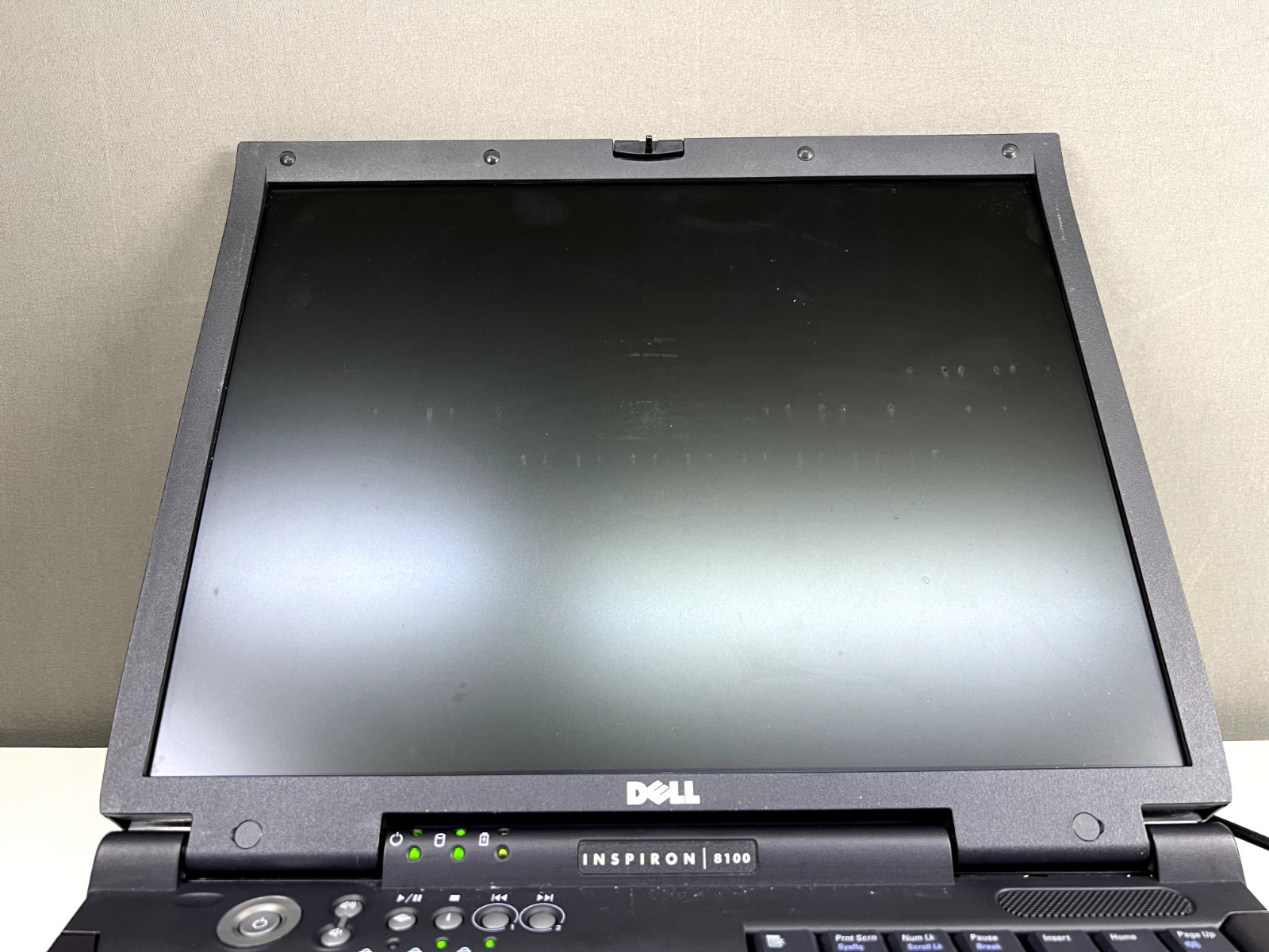 Dell Inspiron 8100 PP01X – 40GB HDD – Powers On No Display Shuts Off For Parts