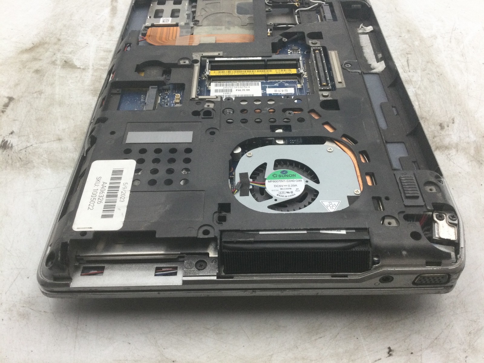 DELL LATITUDE E6320 – FOR PARTS / NO POWER – INTEL I5 – NO RAM -READ DESC – BB