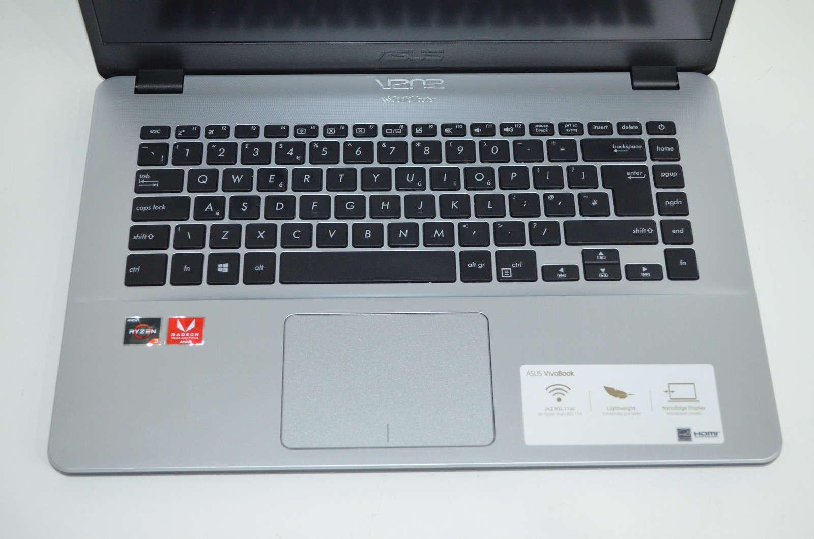 ASUS VivoBook X505Z – AMD Ryzen 3 2200U – 4GB RAM – 1TB HDD – WIN11